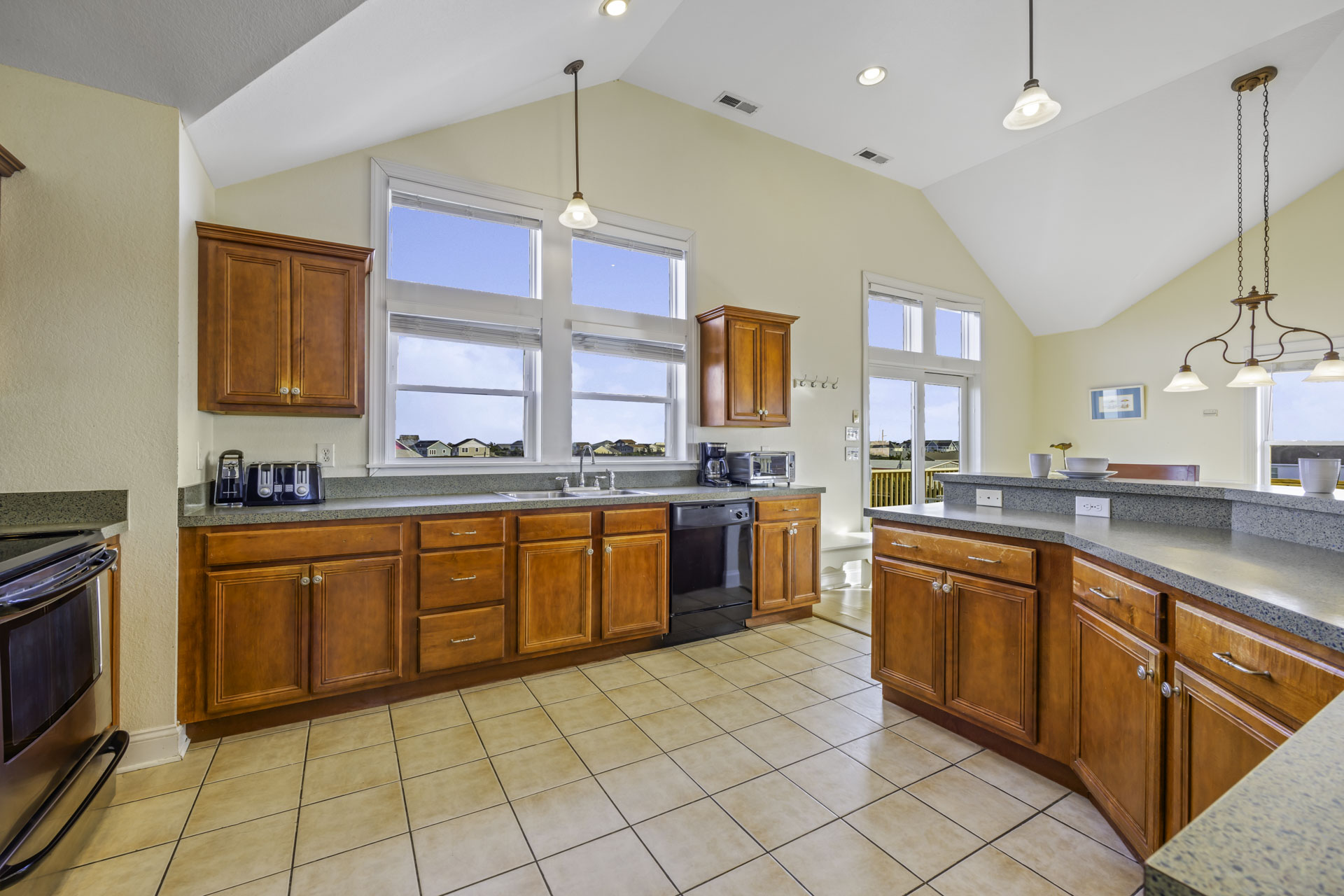 Surf Or Sound Realty 687 The Scotch Retreat Kitchen 3