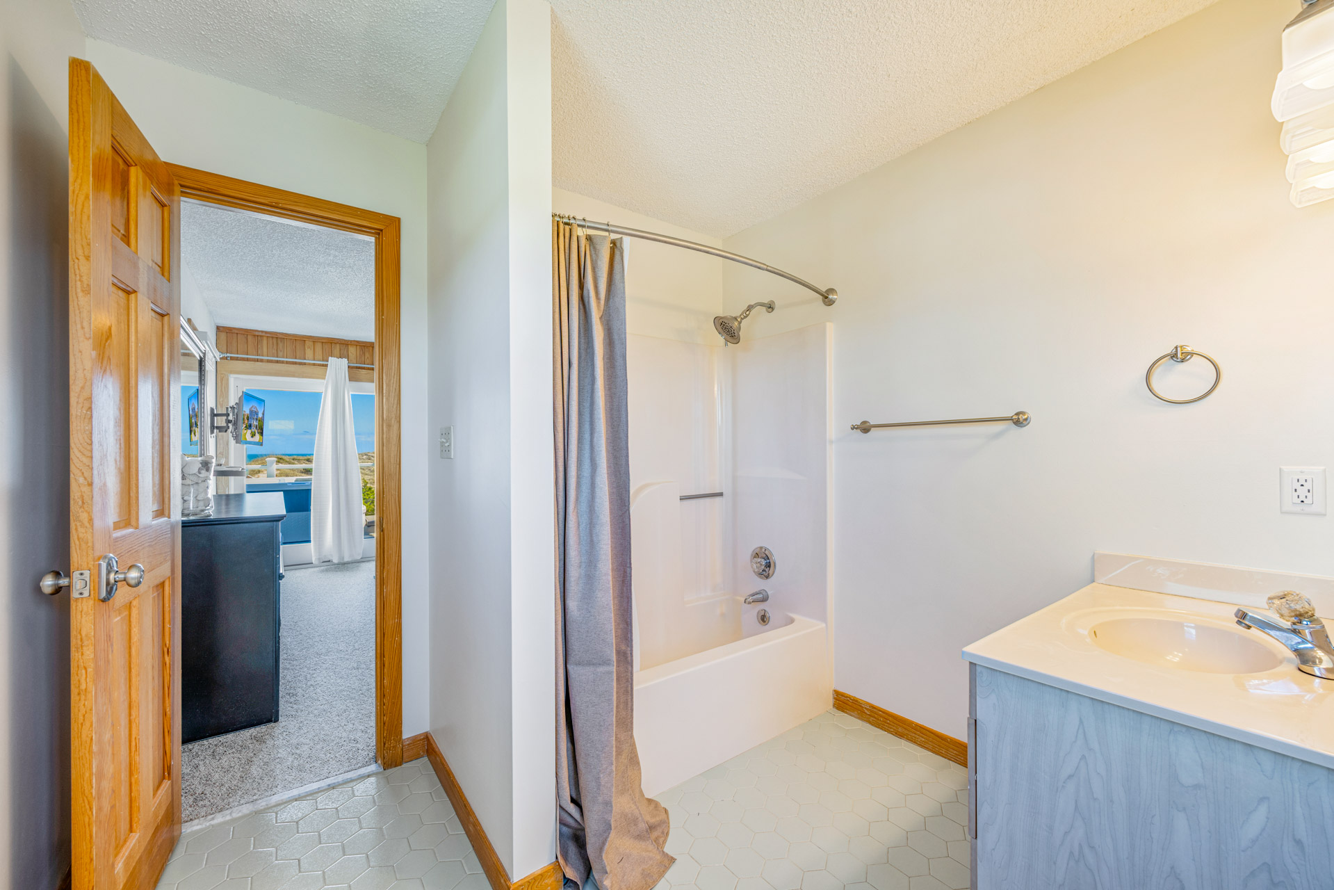 Surf Or Sound Realty 1208 Tranquil Waves Bedroom 1 3