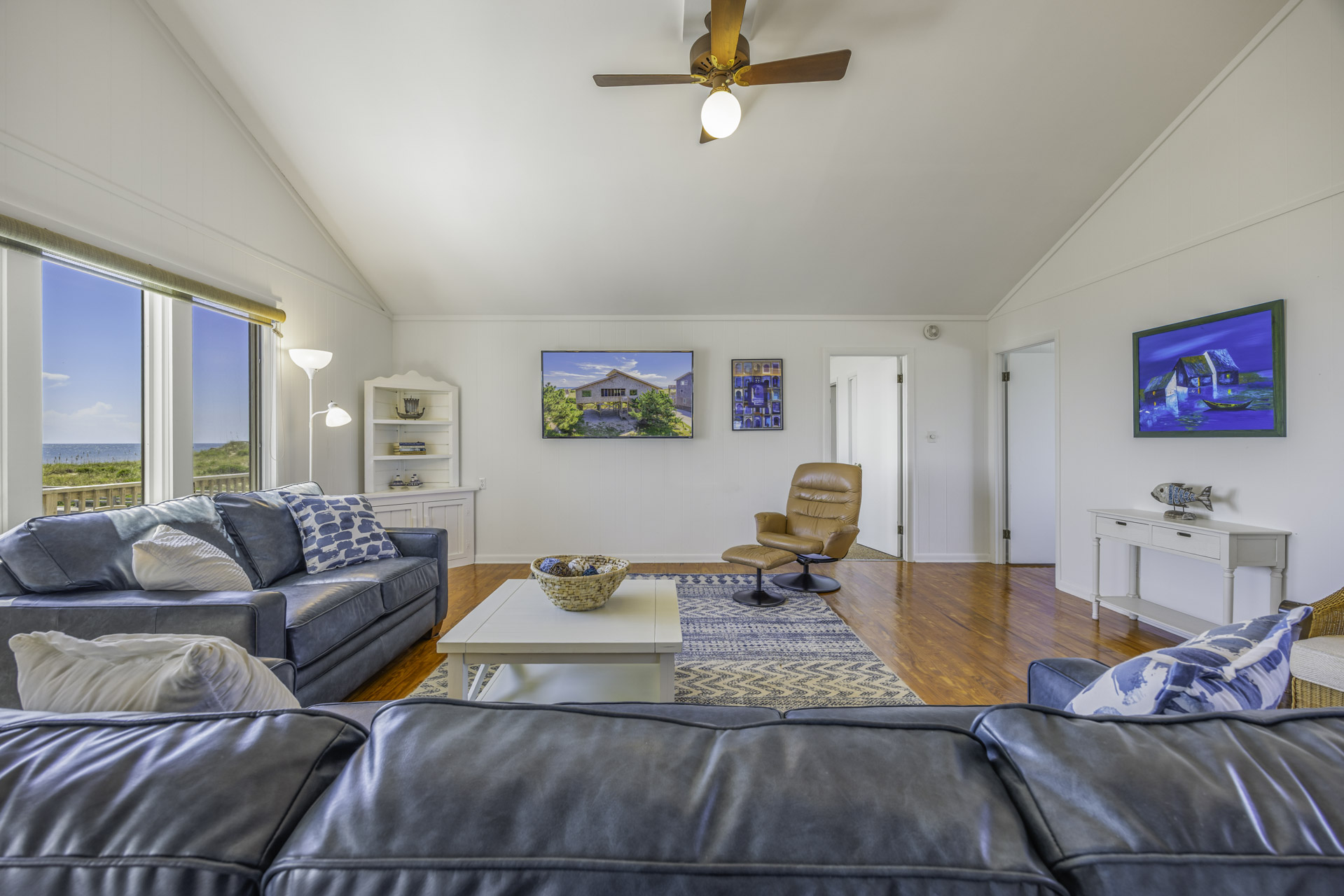 Surf Or Sound Realty 1097 Harmona Great Room 4