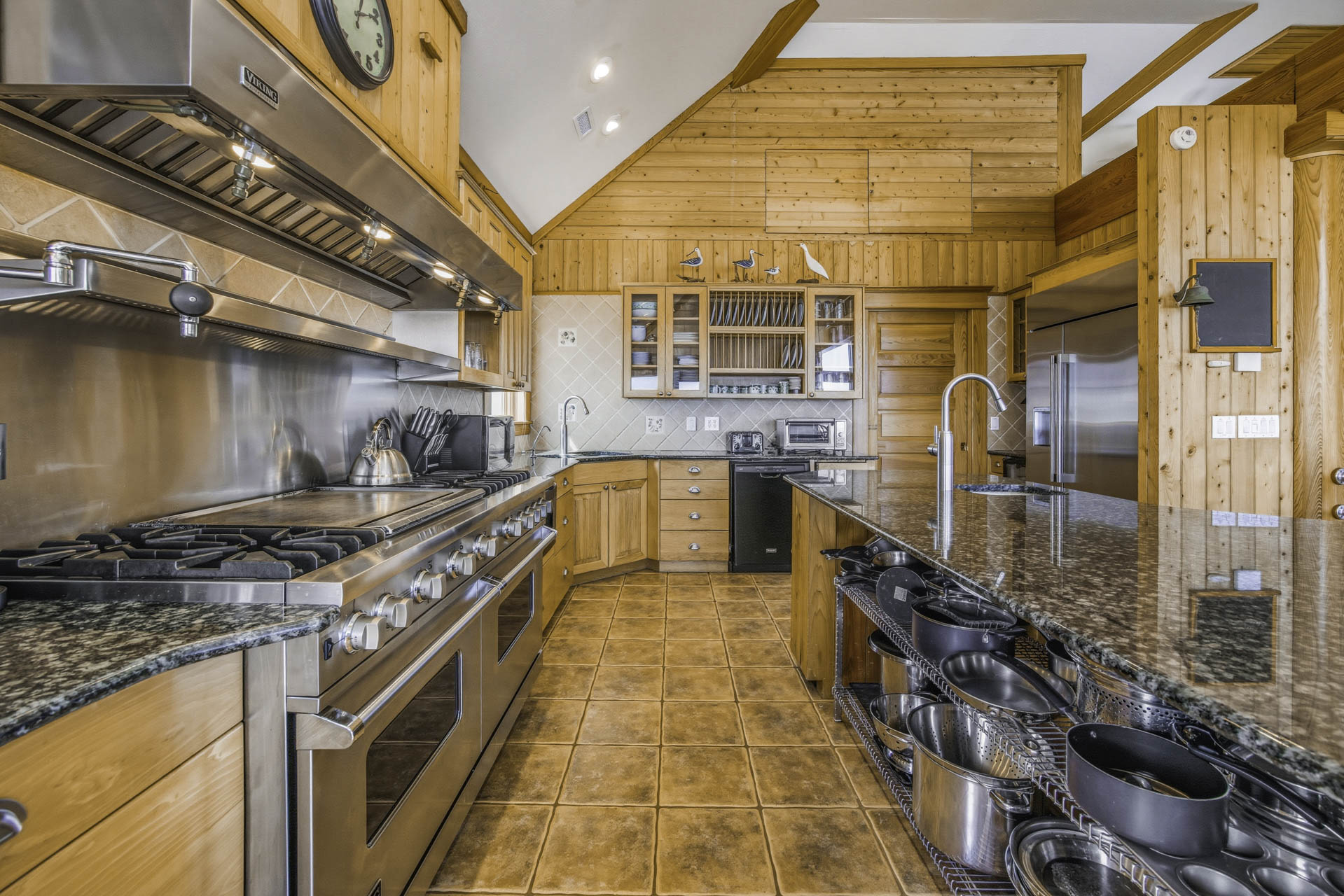 Surf Or Sound Realty 603 Seven Cousins Cottage Kitchen 2