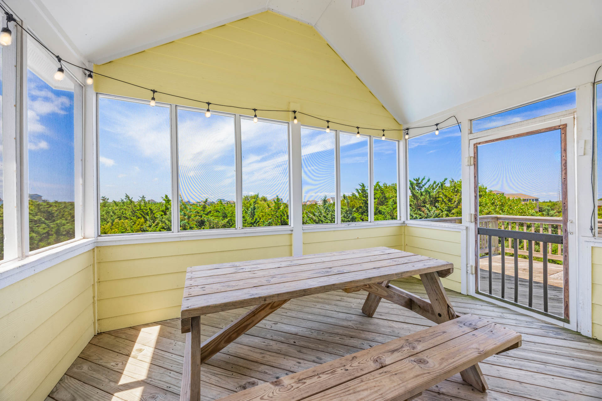 Surf Or Sound Realty 1256 X Marks The Spot Screened Porch