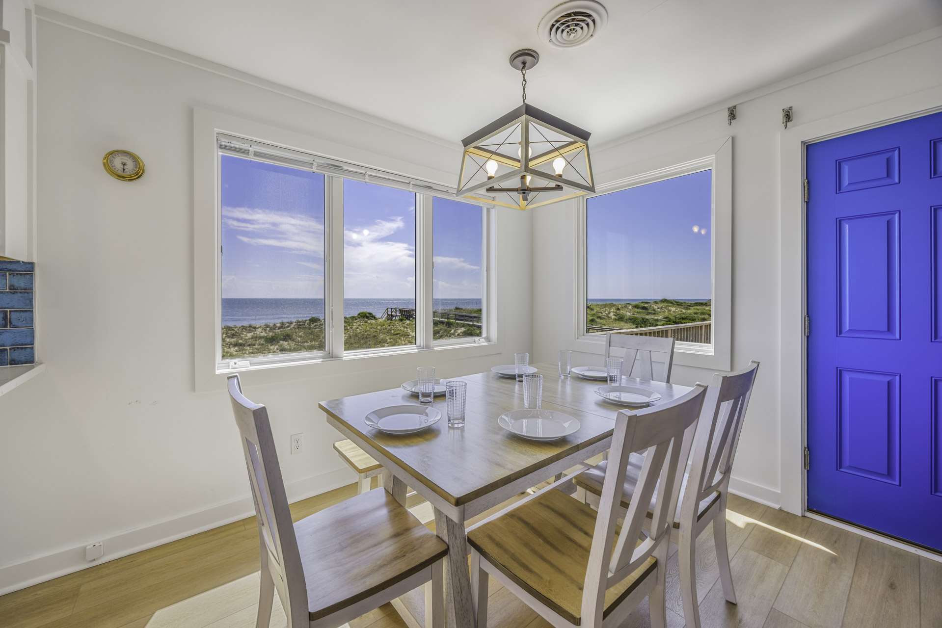 Surf Or Sound Realty 1097 Harmona Dining Area 2