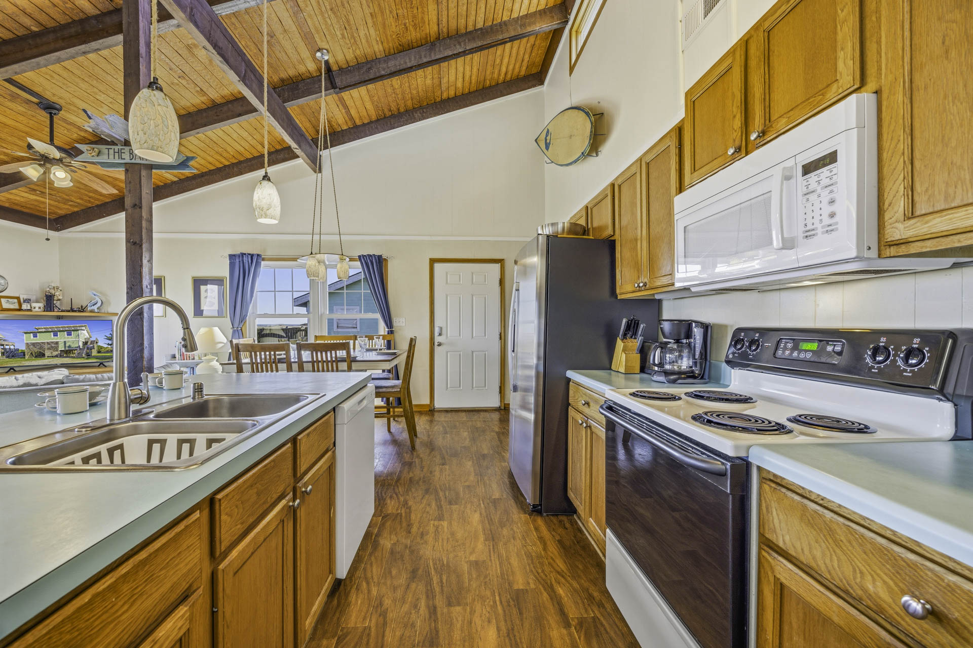 Surf Or Sound Realty 861 Kinnakeet Retreat Kitchen 4