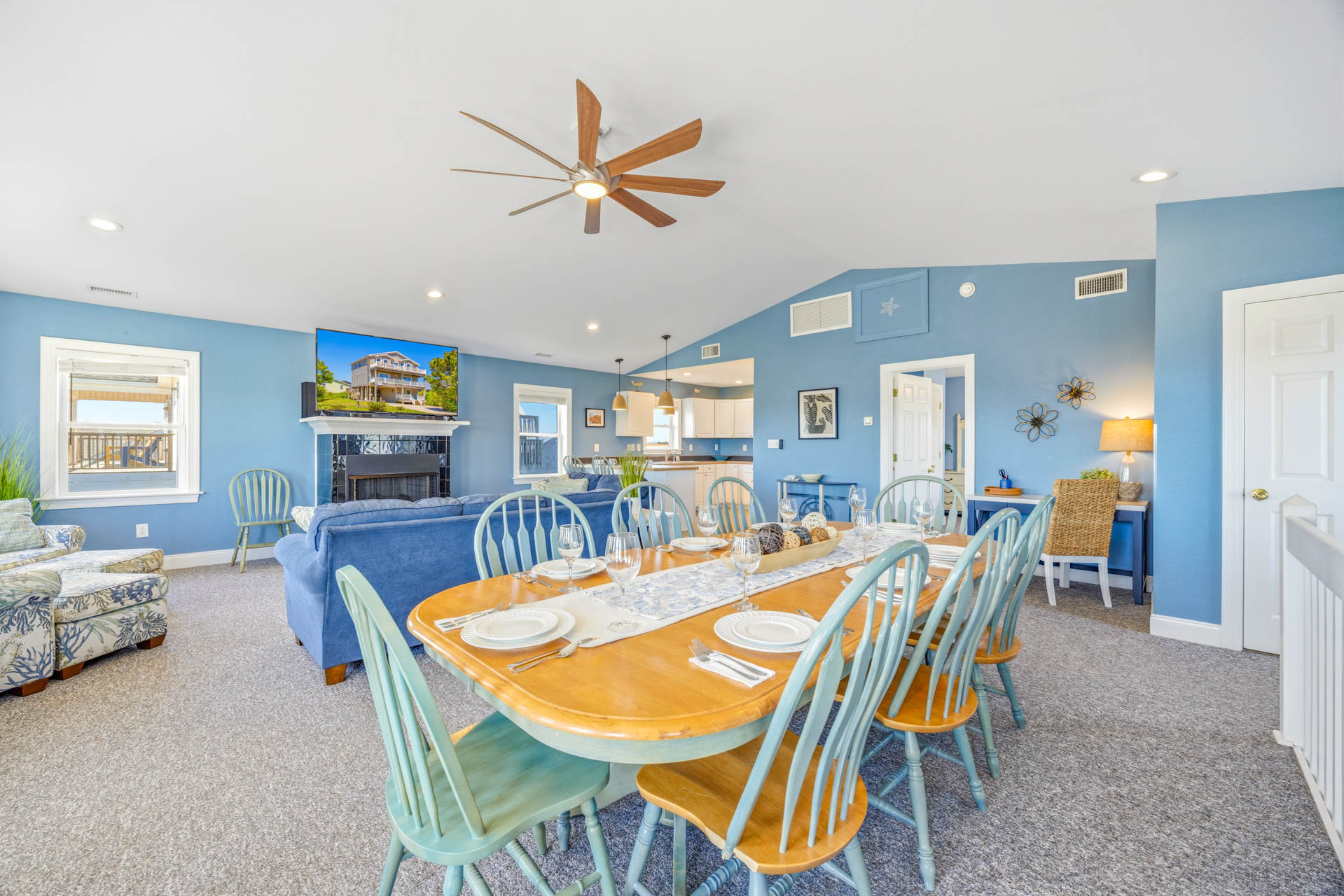 Surf Or Sound Realty 1249 Temptation Dining Area 4