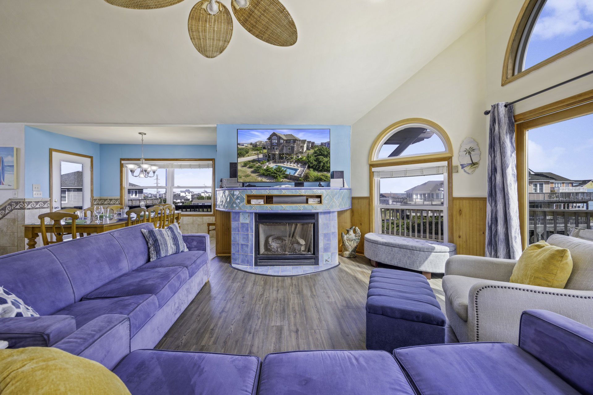 Surf Or Sound Realty 1228 Wave Breaker Great Room 4