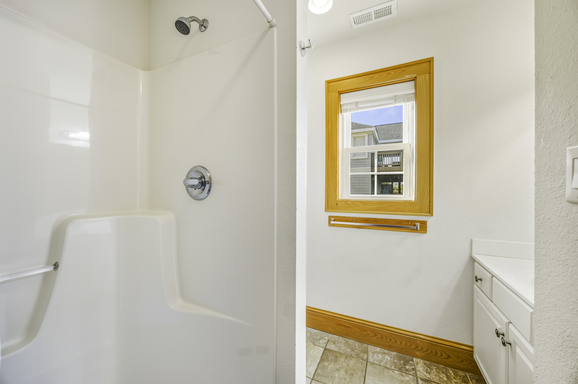 Surf Or Sound Realty 902 Triple Fins Bedroom 4 3