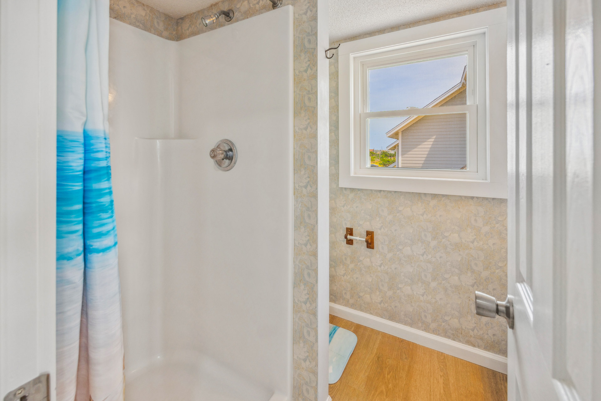 Surf Or Sound Realty 1214 Dream Gables Bedroom 1 2