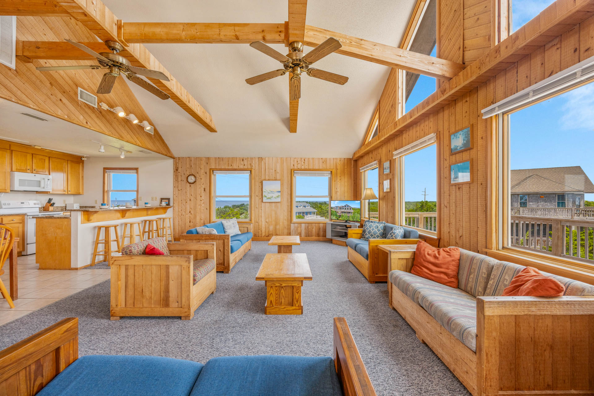 Surf Or Sound Realty 33 Sand Flea Great Room 5