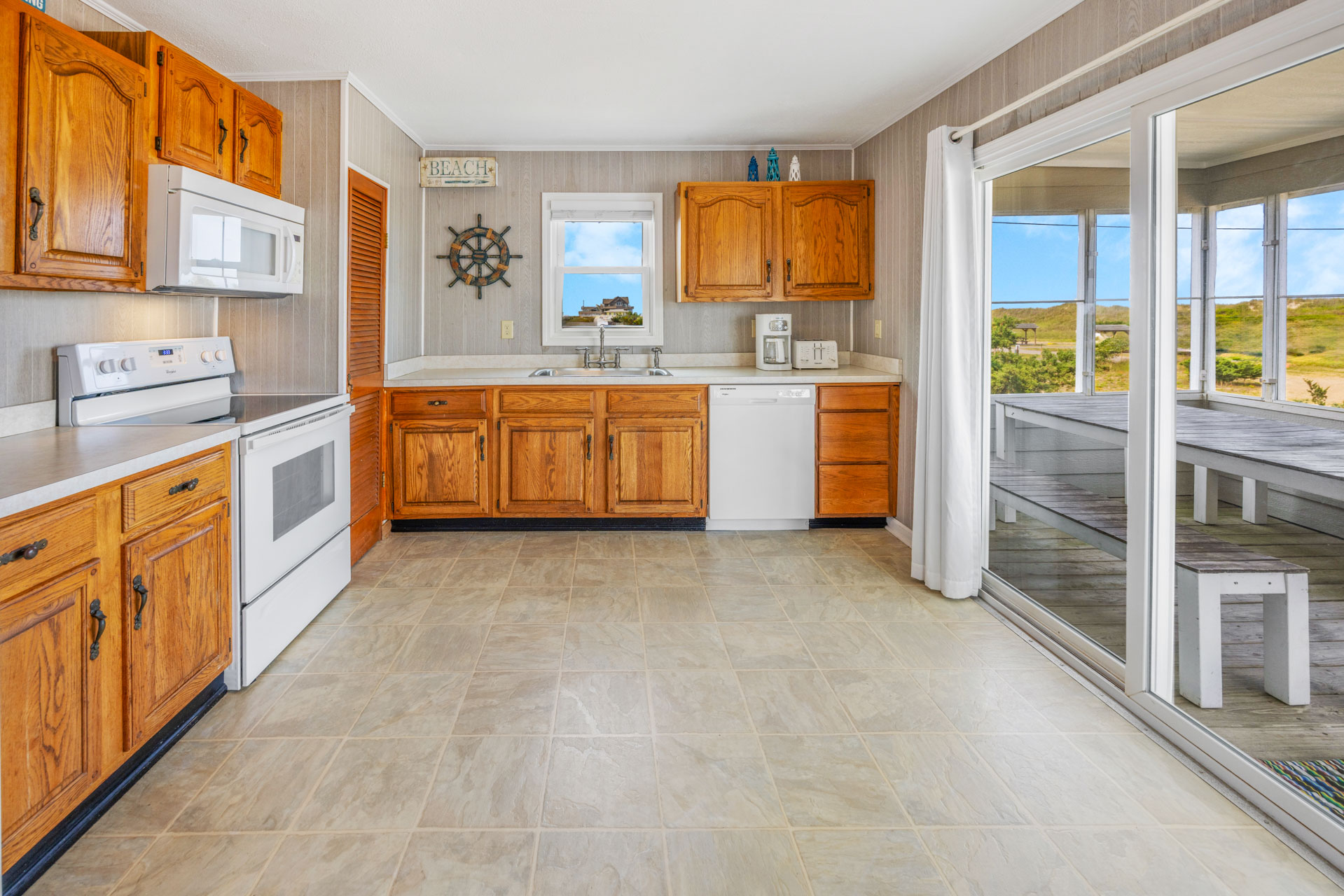 Surf Or Sound Realty 565 Whit's End Kitchen 1