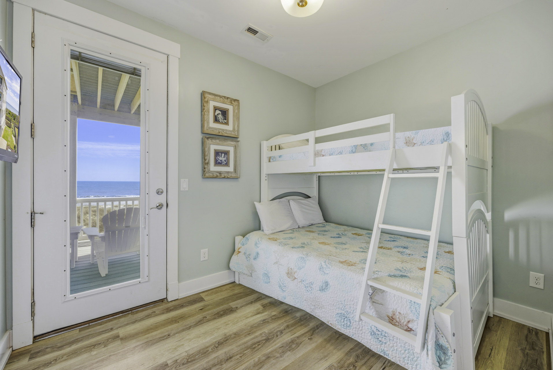 Surf Or Sound Realty 1217 Aqua Sol Bedroom 3 1