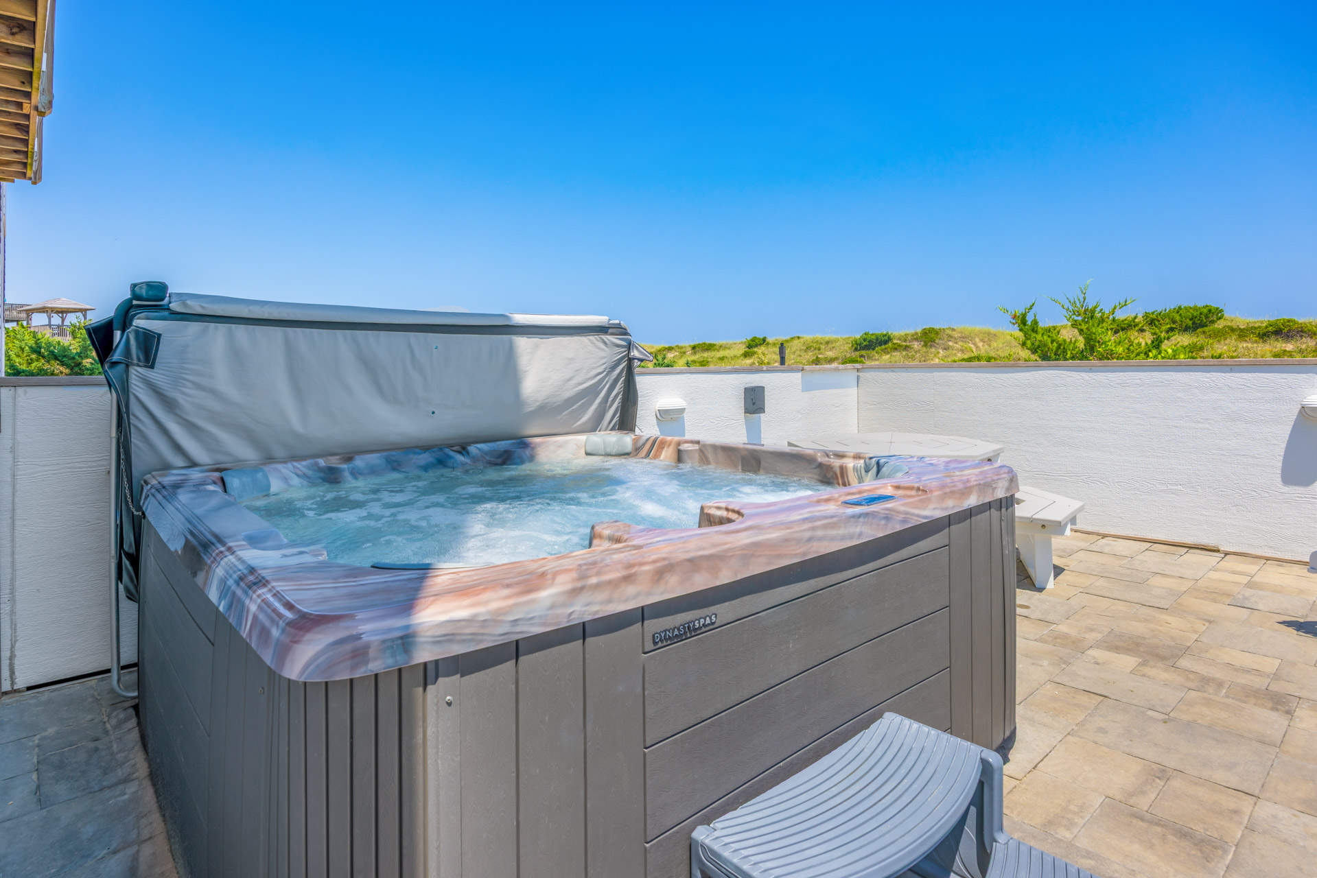Surf Or Sound Realty 990 Dawn Treader Hot Tub 1