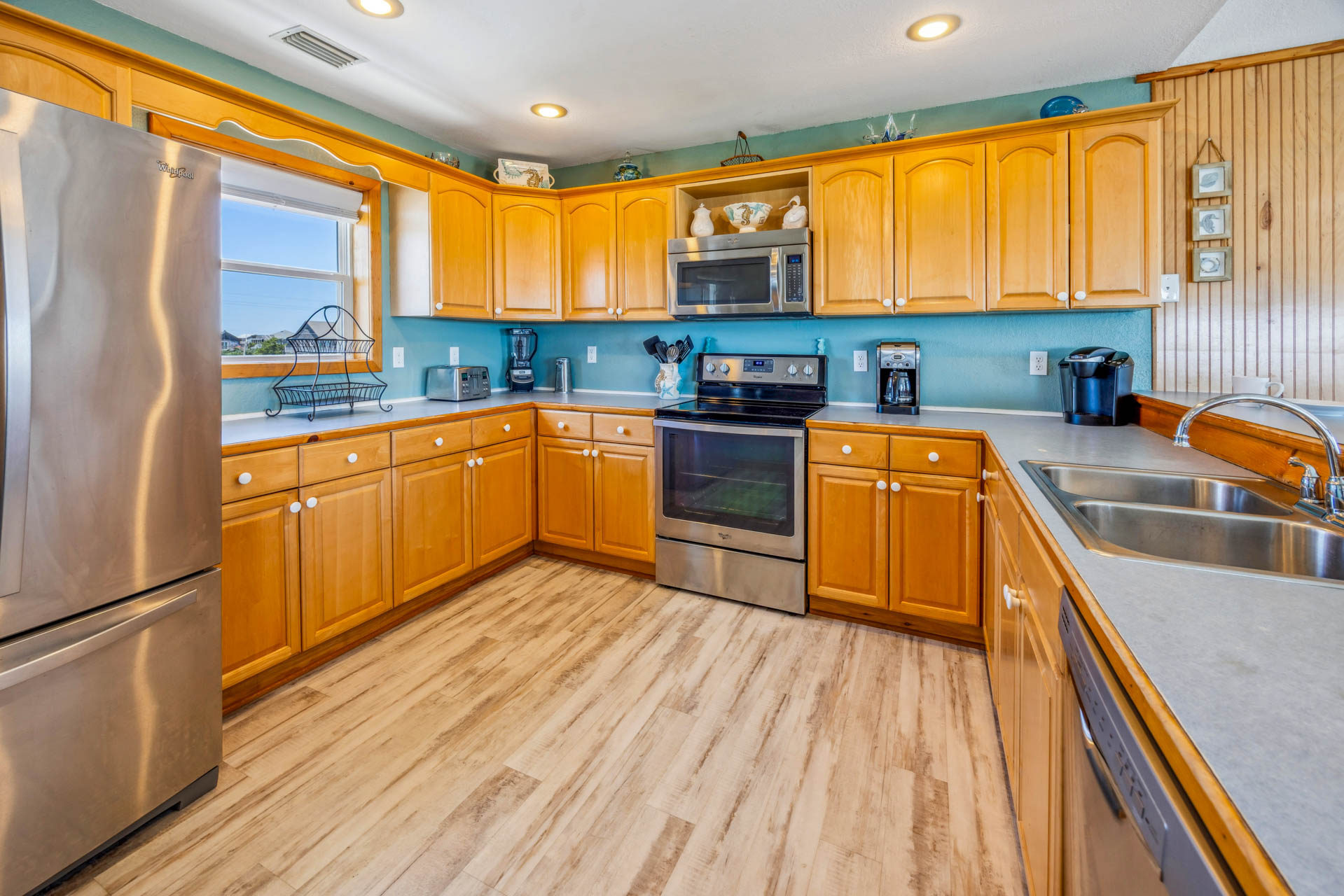 Surf Or Sound Realty 704 A Reel Addiction Kitchen 2