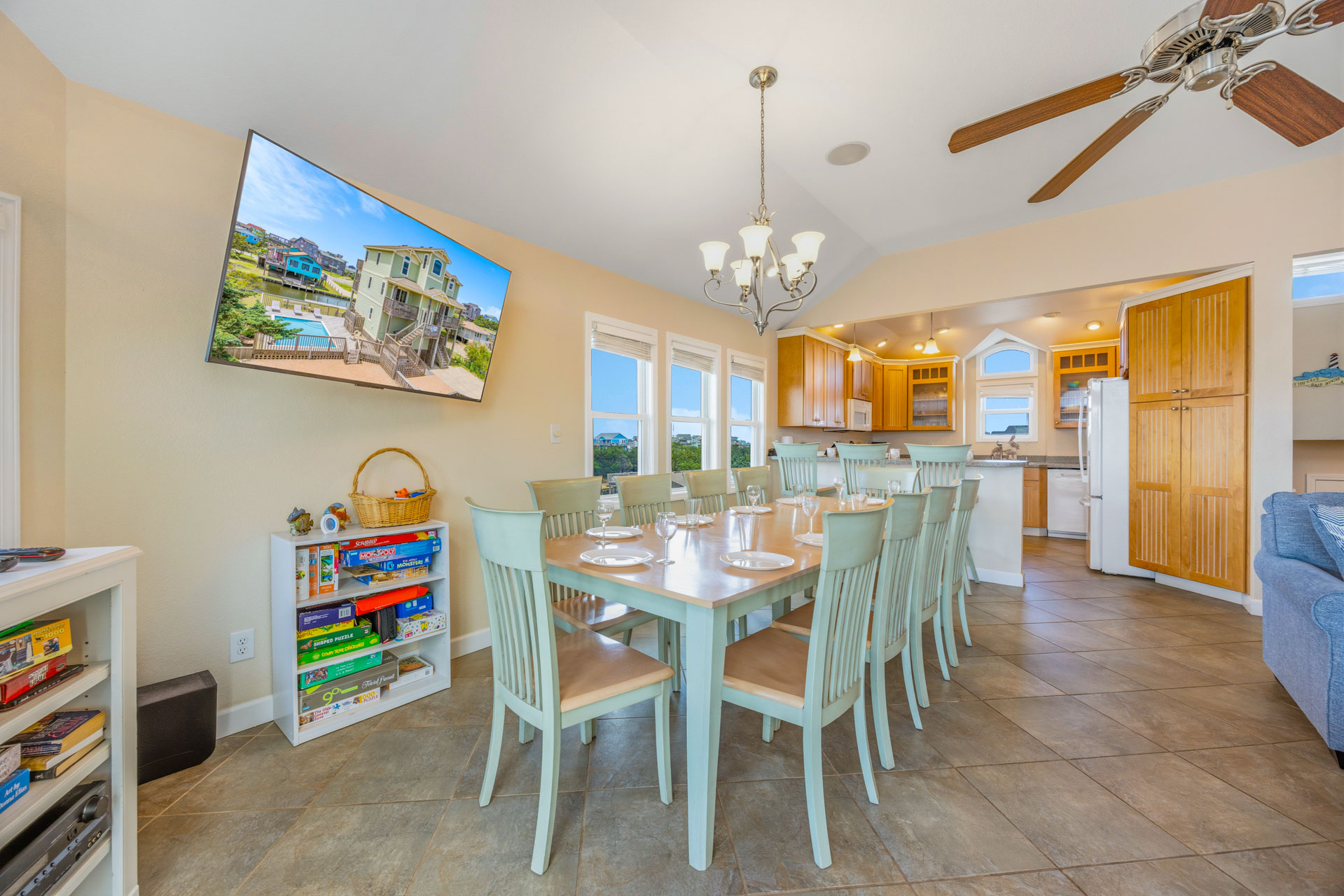 Surf Or Sound Realty 677 Tarpon Watch Dining Area 1