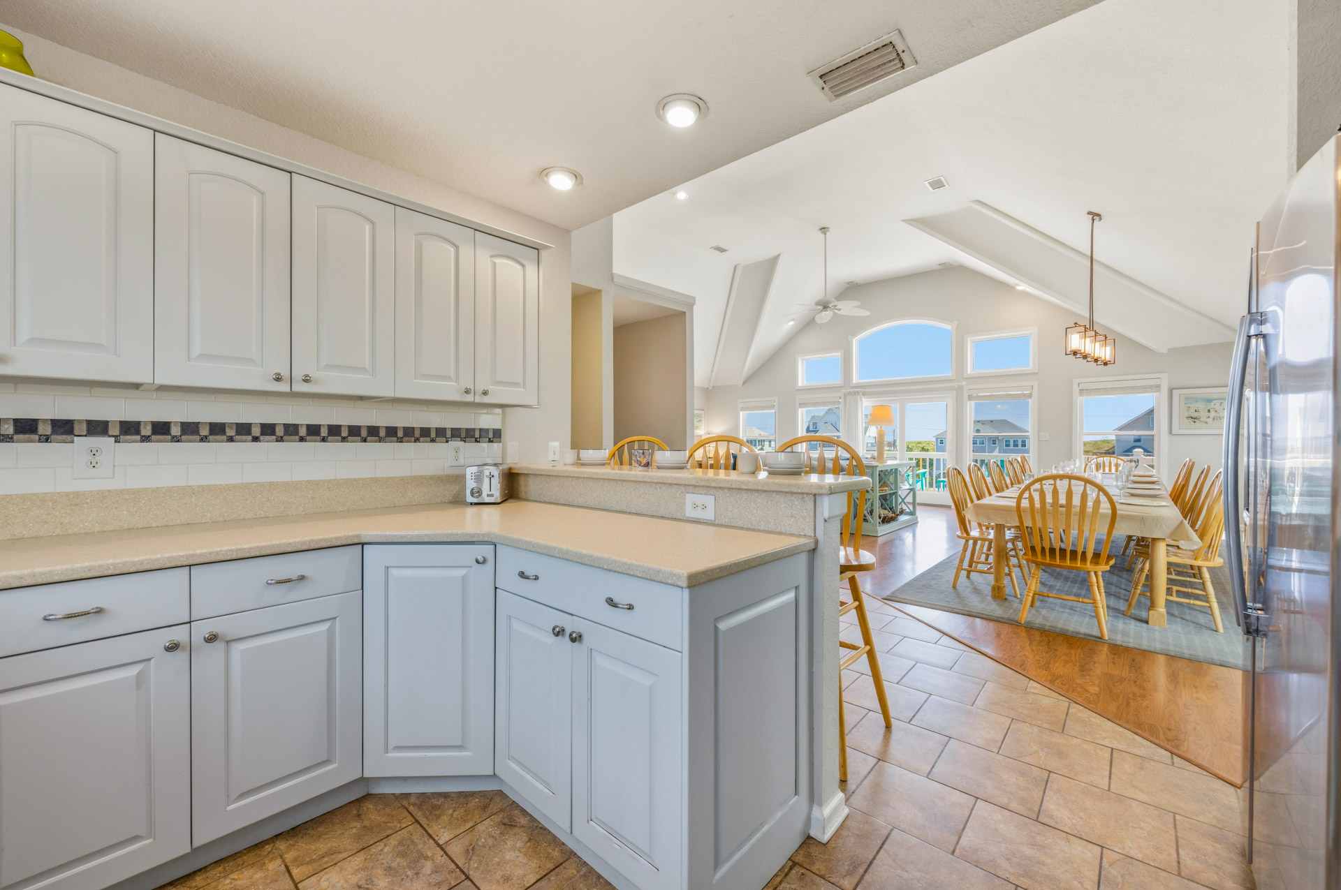 Surf Or Sound Realty 868 Forever Sunshine Kitchen 3
