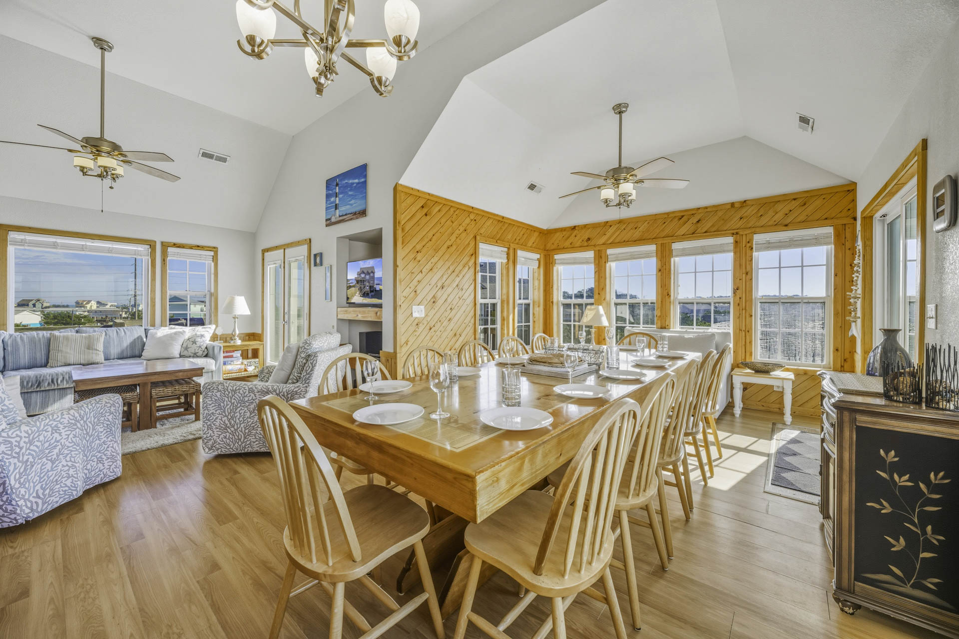 Surf Or Sound Realty 1047 LV 2 Kite Dining Area 2