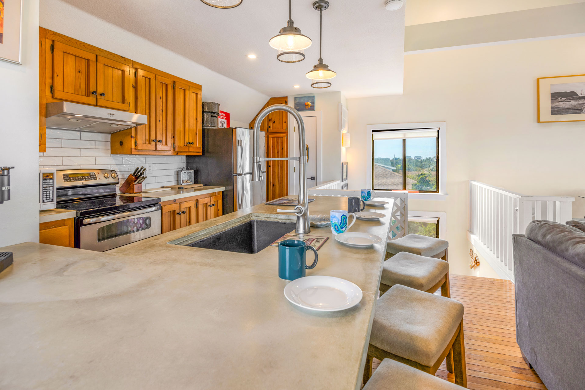 Surf Or Sound Realty 960 Osprey Kitchen 3