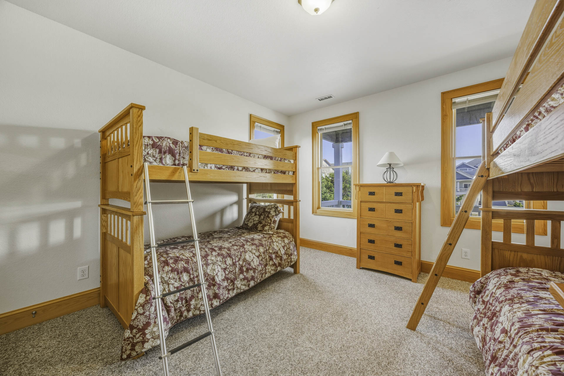 Surf Or Sound Realty 528 Hatteras Seaduction Bedroom 5