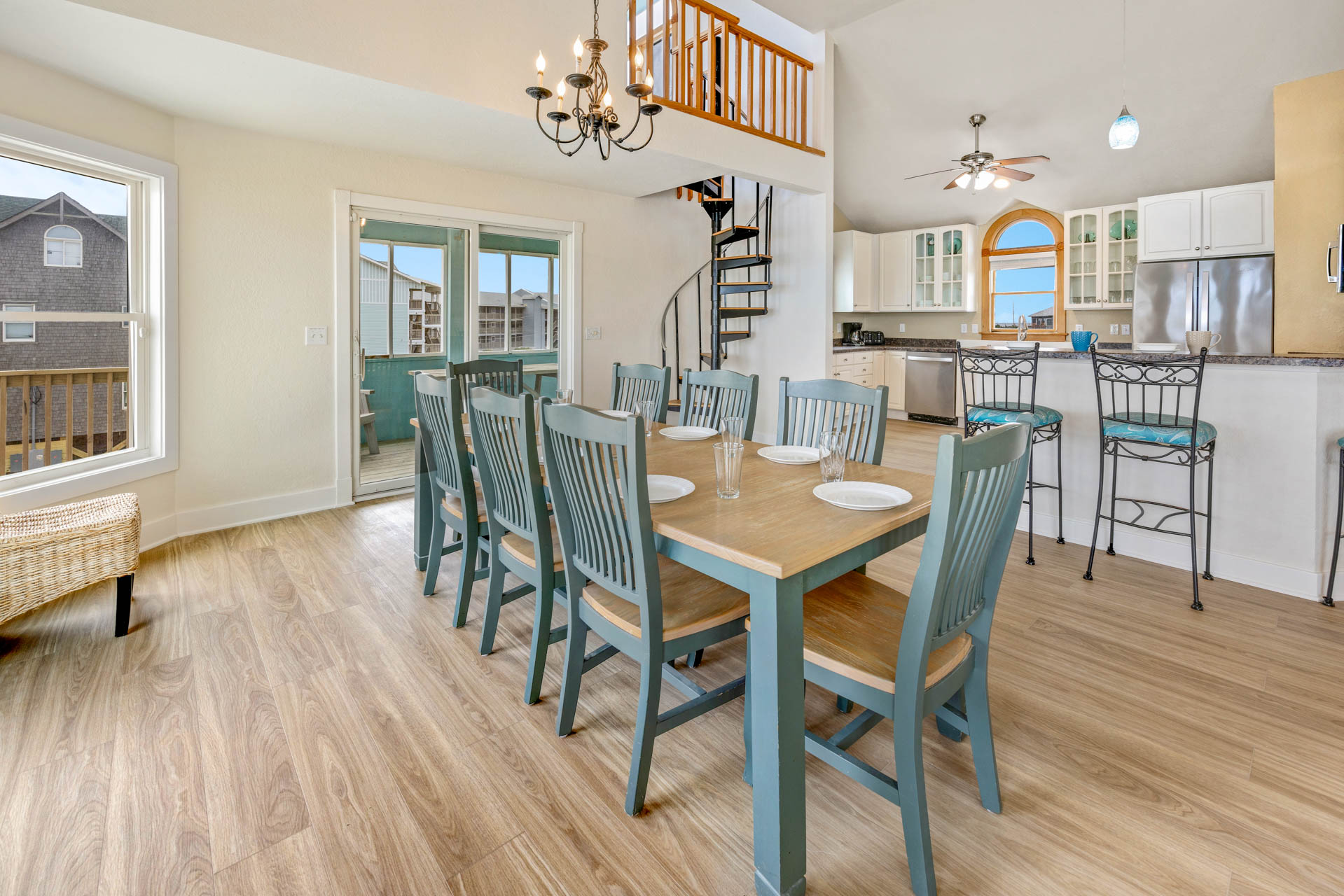 Surf Or Sound Realty 180 Perfect Peace Dining Area 3