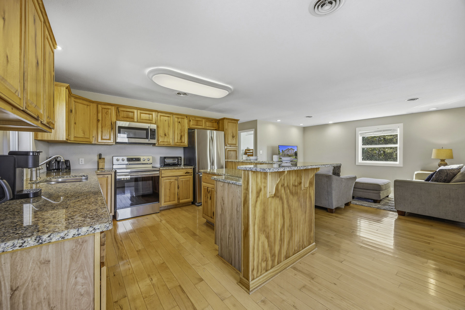 Surf Or Sound Realty 922 Soulshine Kitchen 2