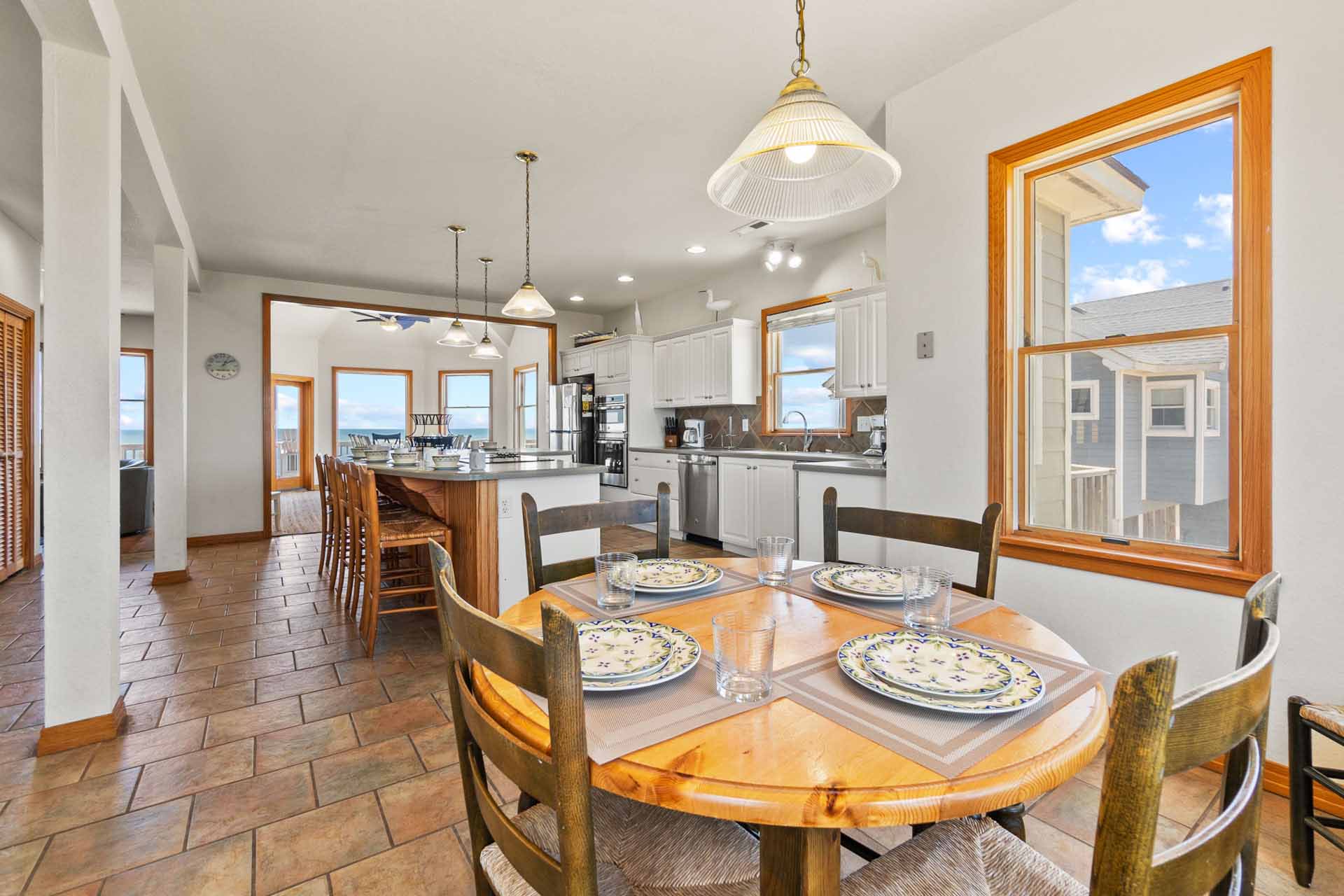 Surf Or Sound Realty 648 Breakfast Nook 2 3365327