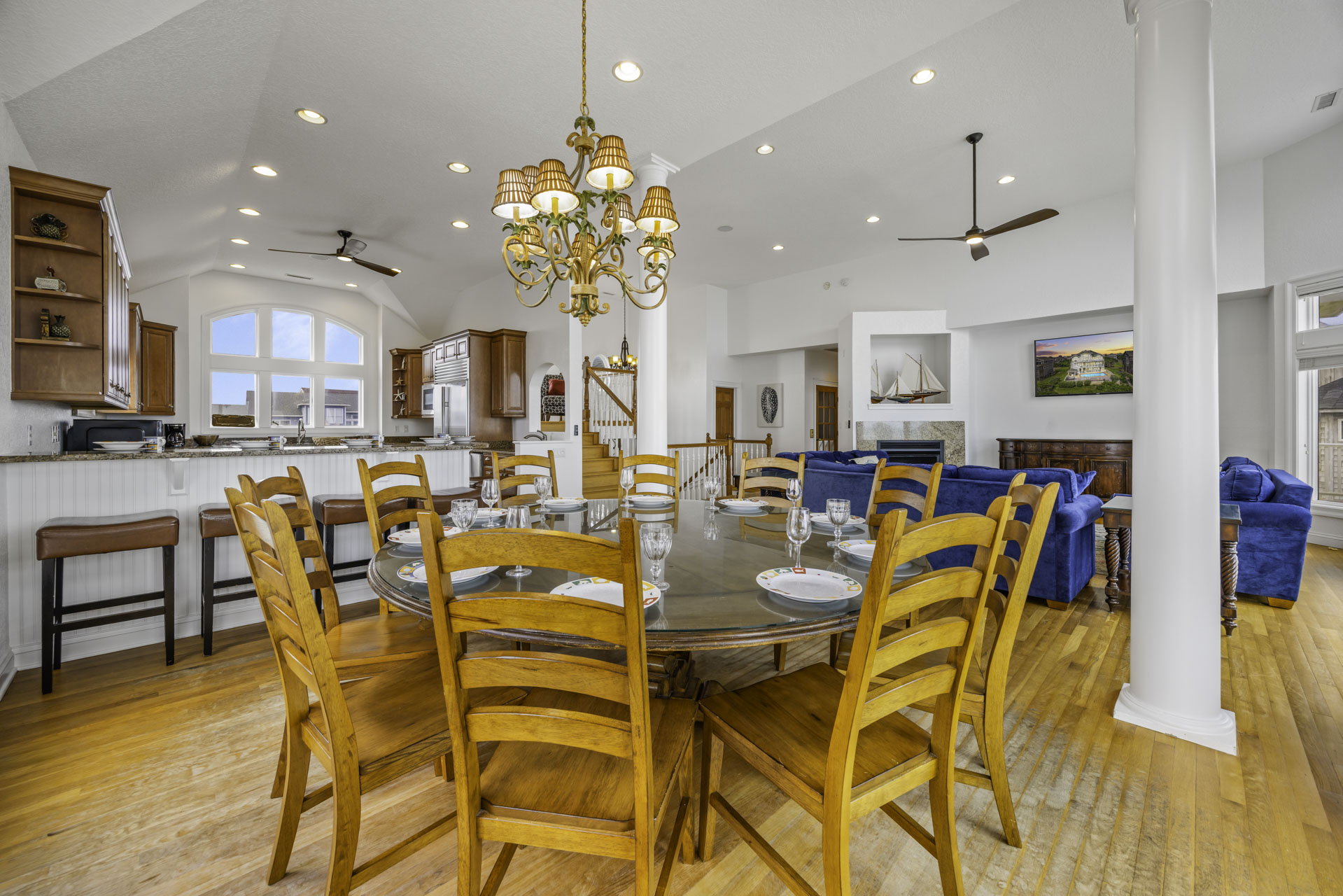 Surf Or Sound Realty 1151 Sunsational Dining Area 3