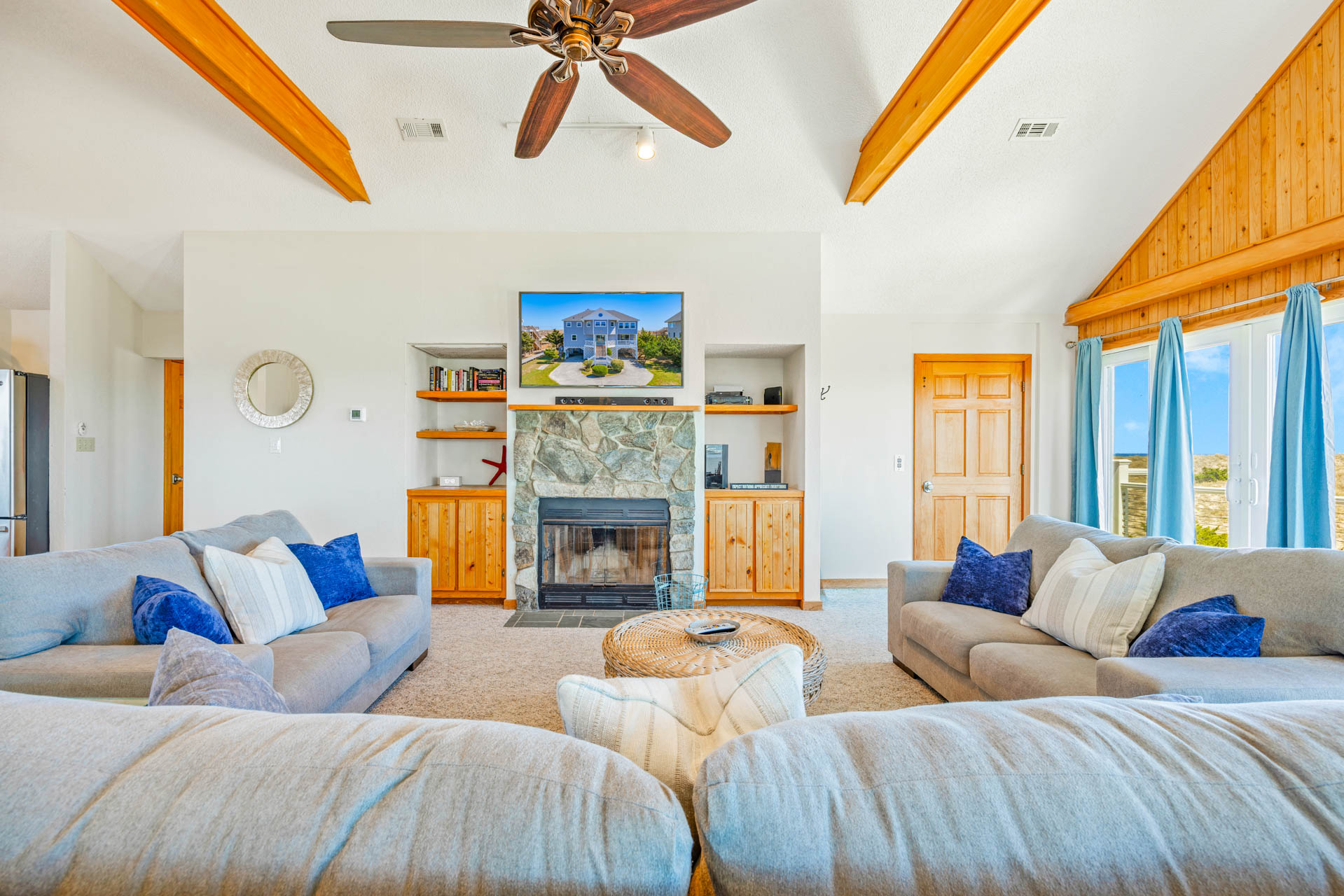 Surf Or Sound Realty 1208 Tranquil Waves Great Room 7