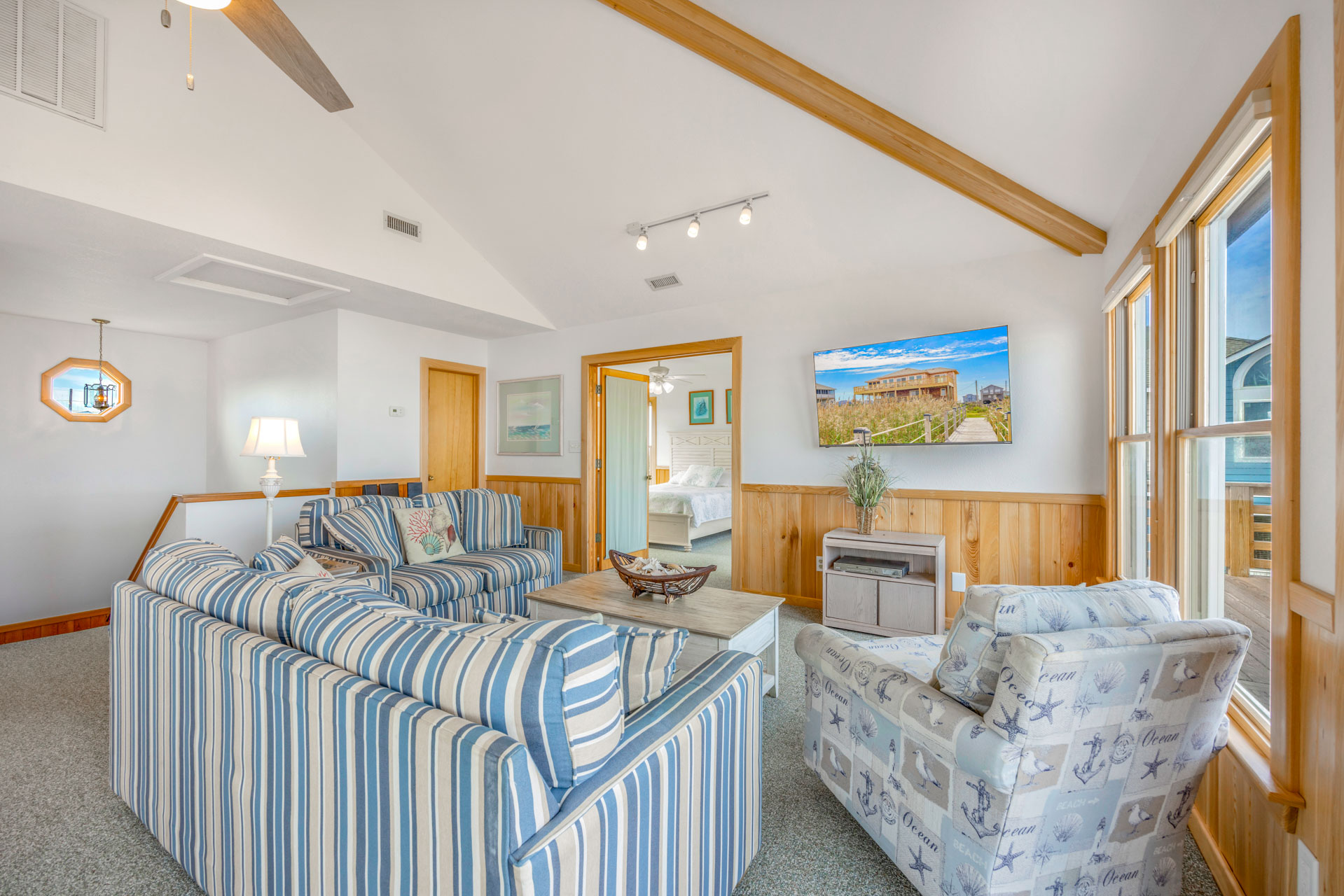 Surf Or Sound Realty 191 Windsurfer Great Room 3