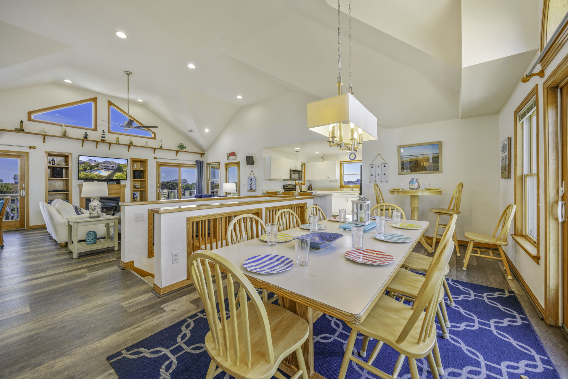 Surf Or Sound Realty 393 Sandfiddler Dining Area 2