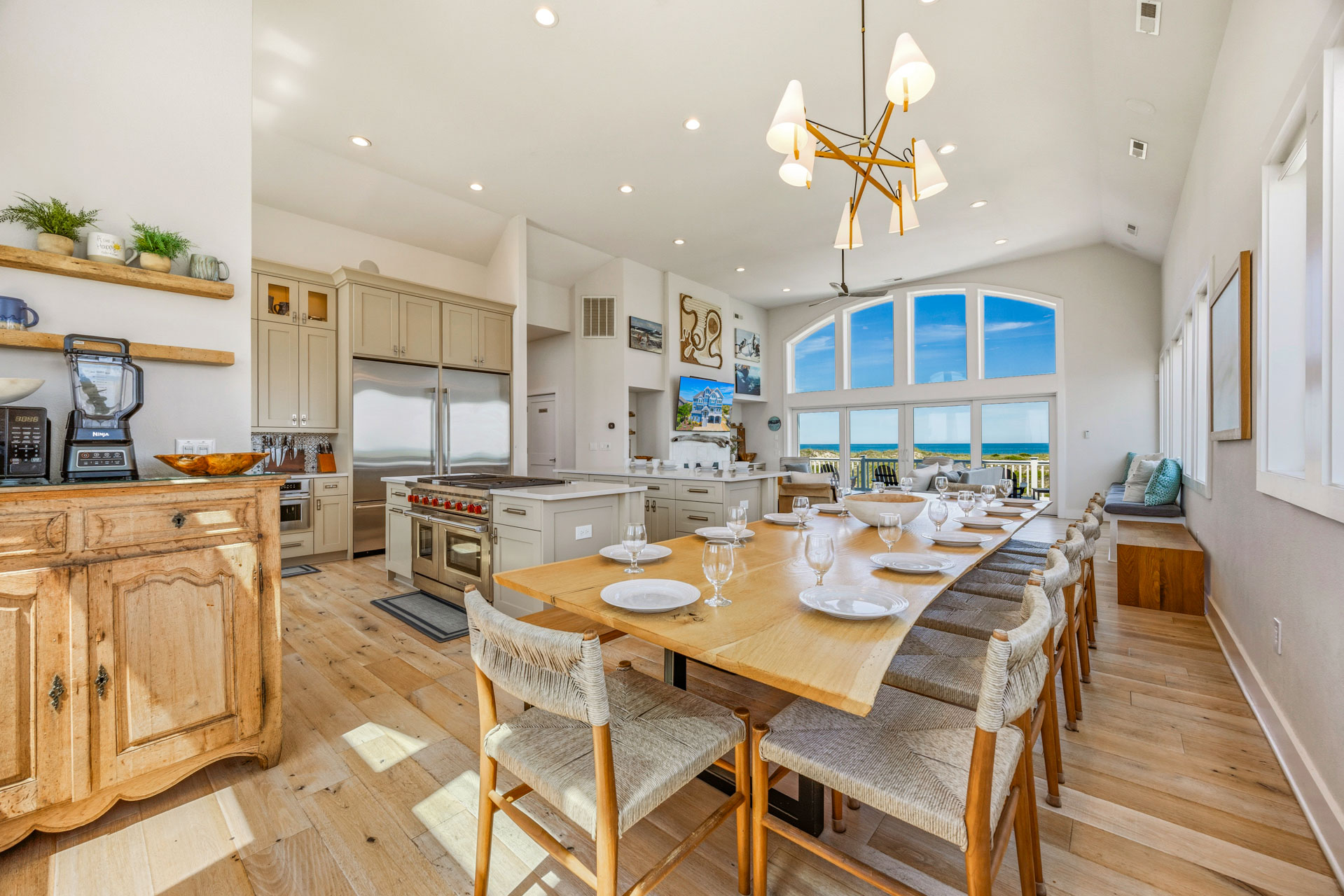 Surf Or Sound Realty 652 Castlemere Dining Area 3