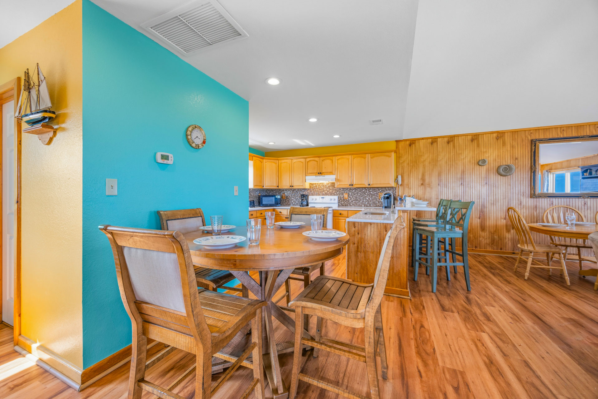 Surf Or Sound Realty 706 Beach Play Dining Area 6