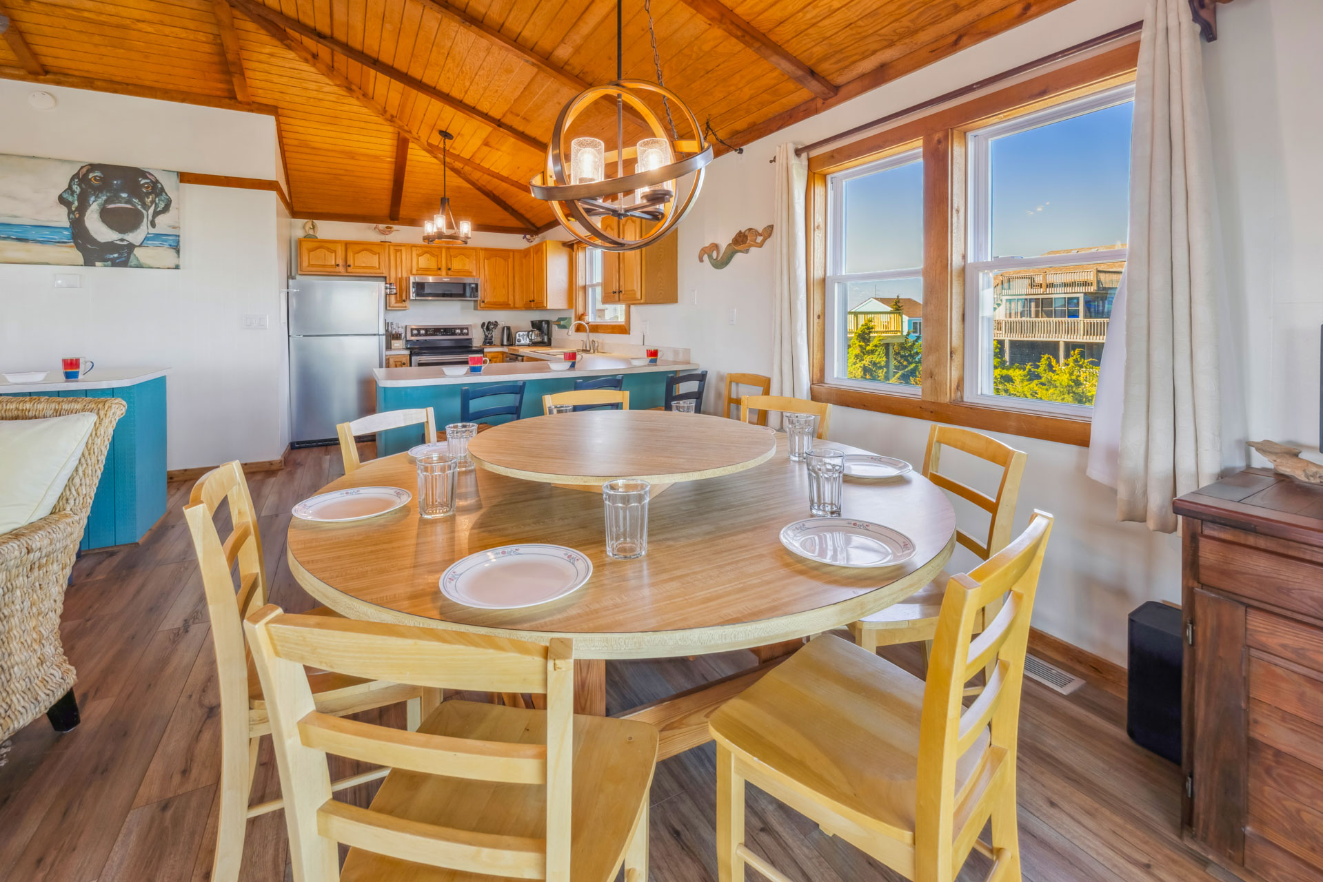 Surf Or Sound Realty 1119 Beach Jam'n Dining Area 1