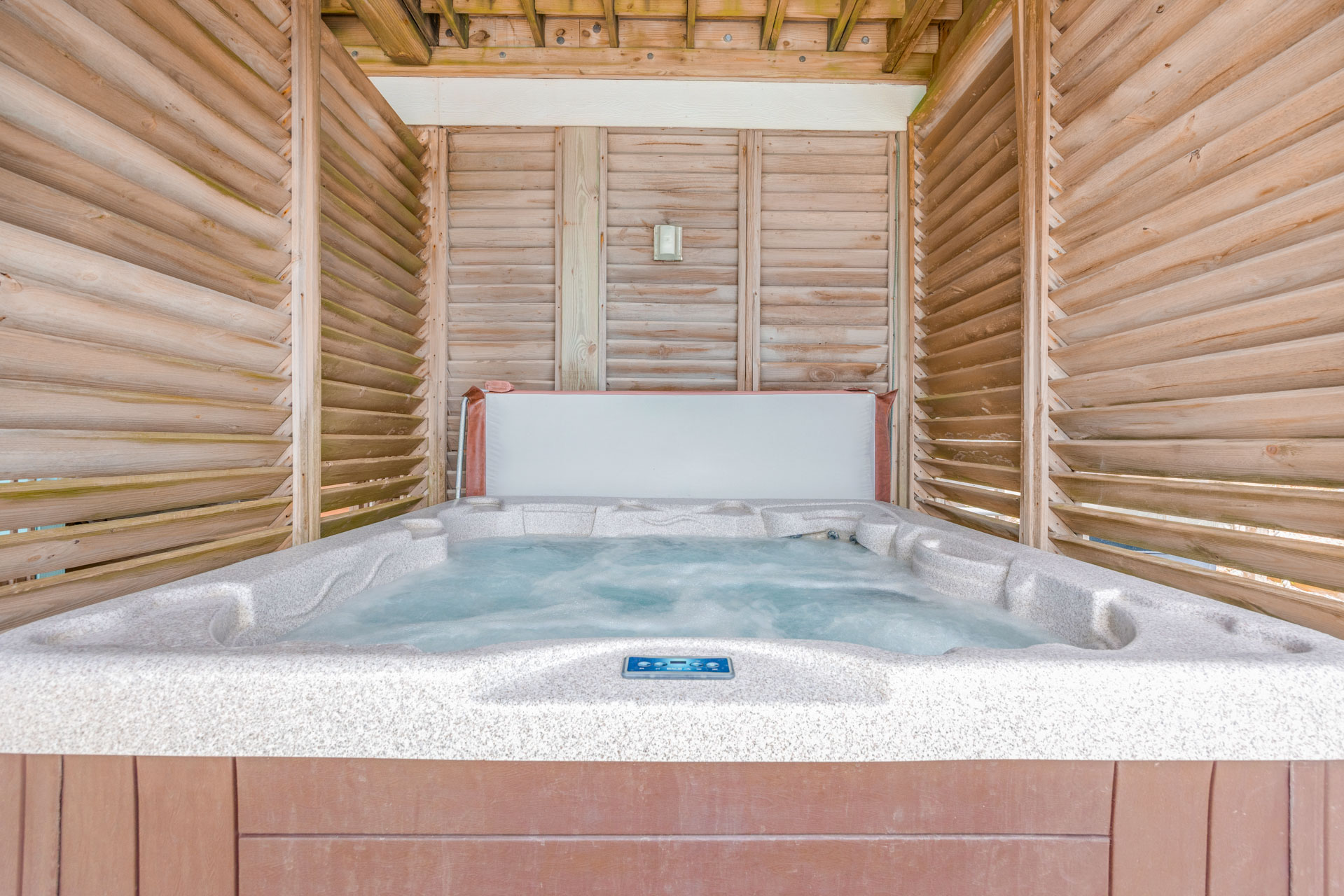 Surf Or Sound Realty 957 Coral Breeze Hot Tub