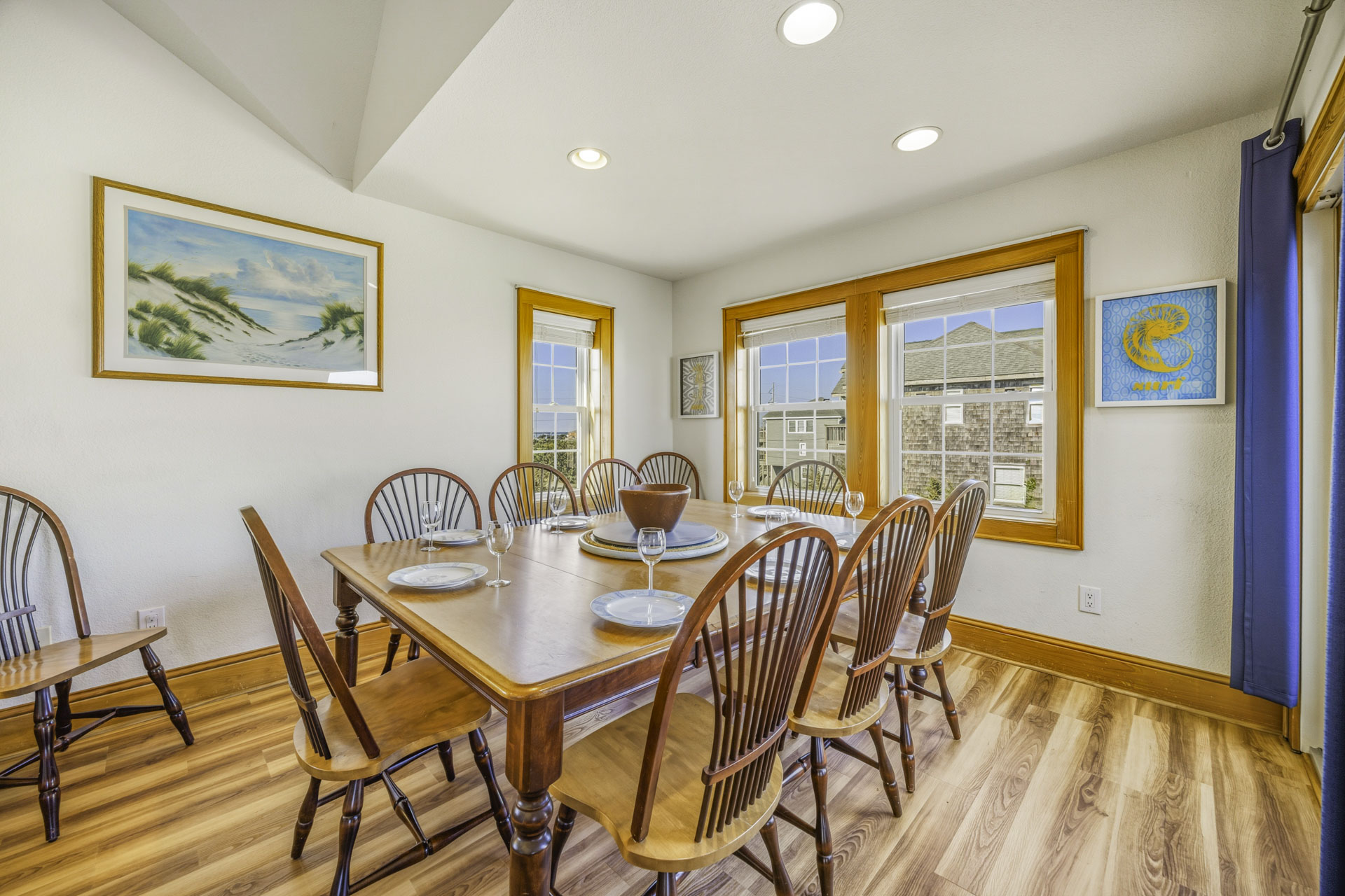 Surf Or Sound Realty 902 Triple Fins Dining Area 3