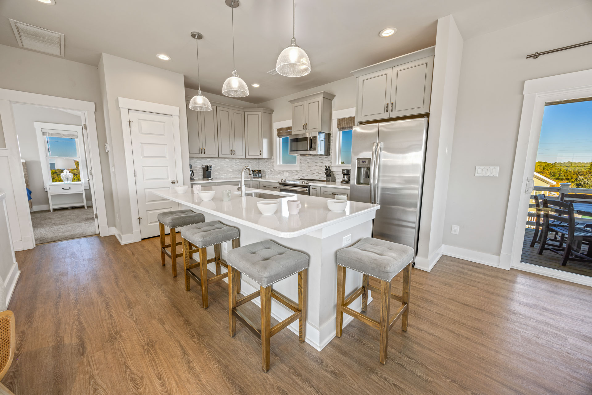 Surf Or Sound Realty 1219 Lunasea Kitchen 2