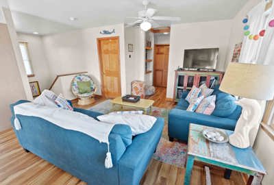 Surf Or Sound Realty 291 Surfin Sadies Living Room 2 3360259