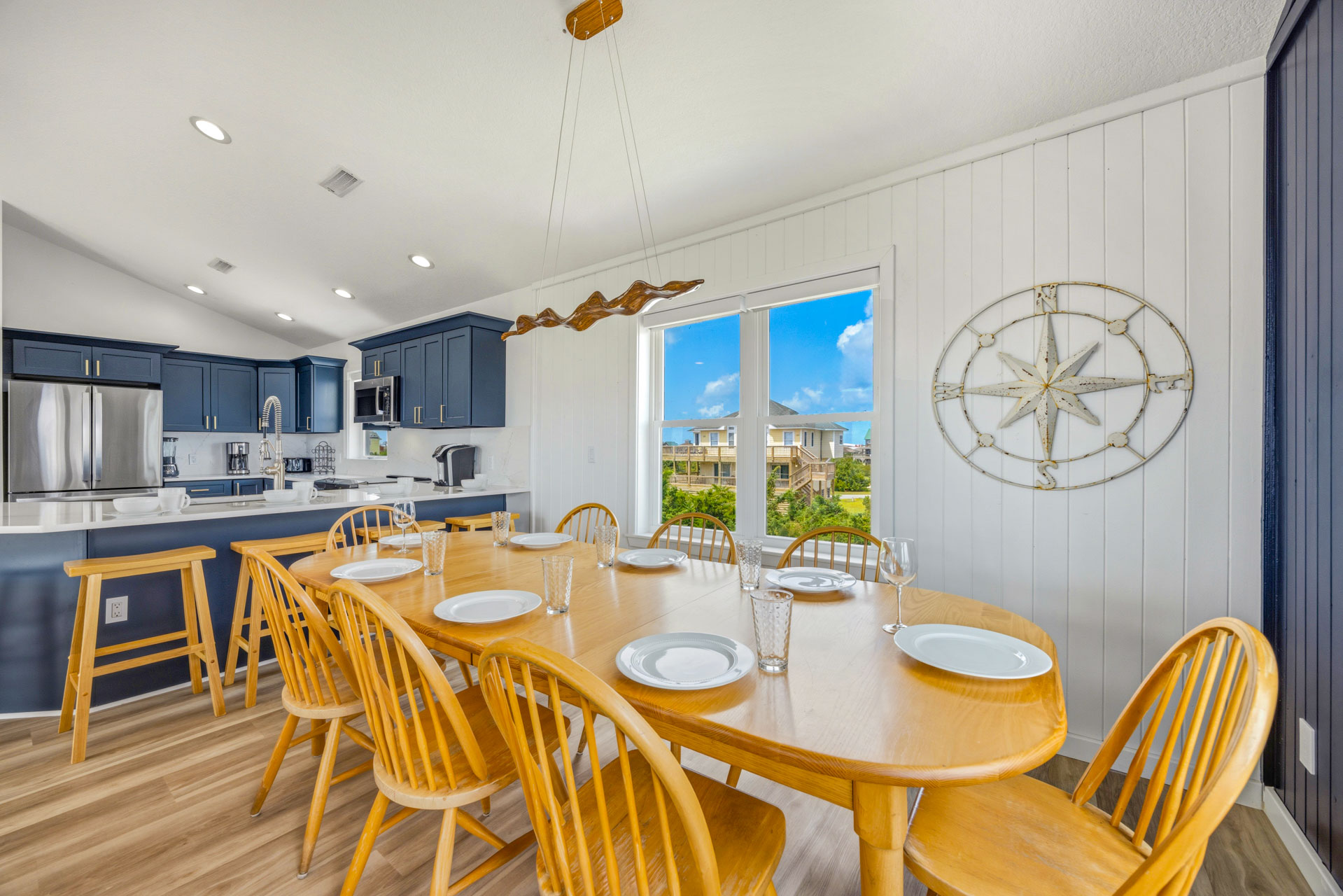 Surf Or Sound Realty 1245 Blue Wahoo Dining Area 5