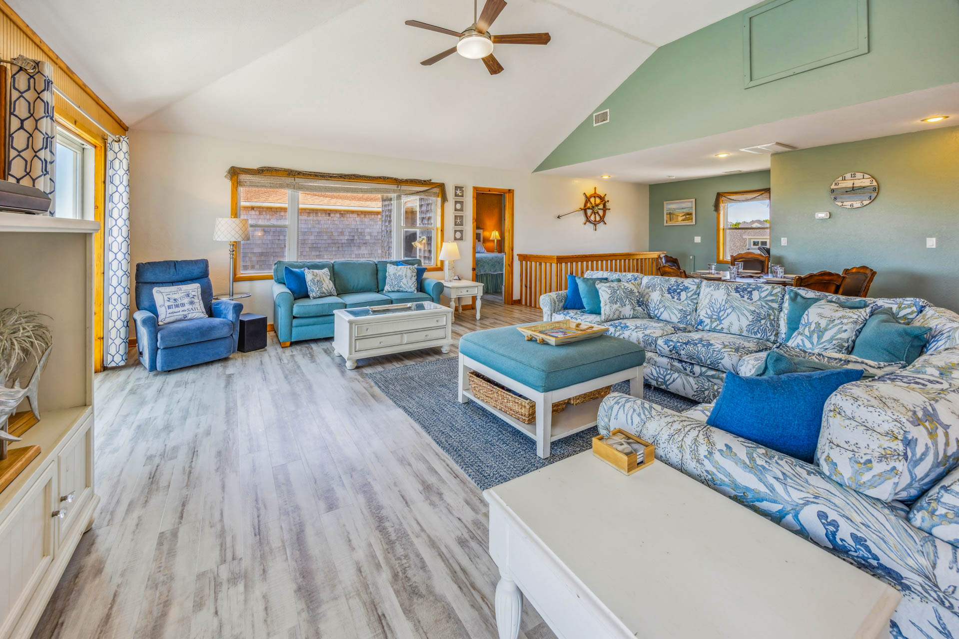 Surf Or Sound Realty 704 A Reel Addiction Great Room 2