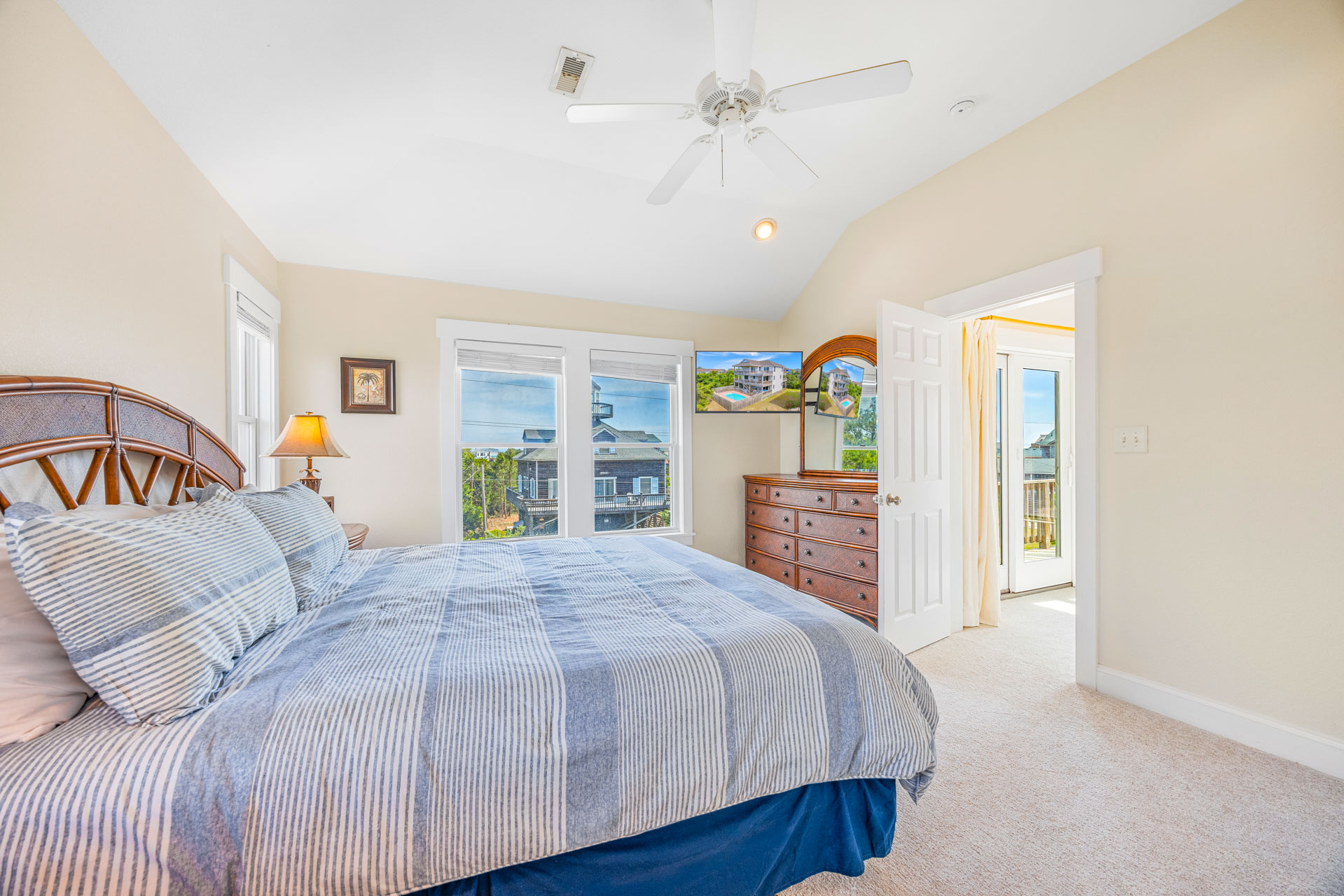 Surf Or Sound Realty 458 Waves Daze Bedroom 1 2