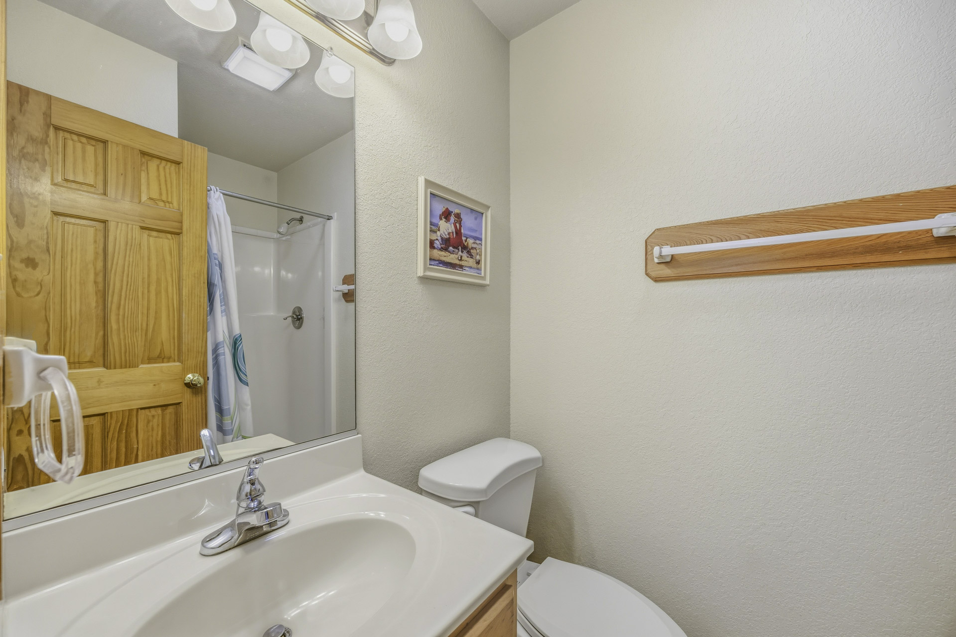 Surf Or Sound Realty 201 Blue Waves Bedroom 8 3