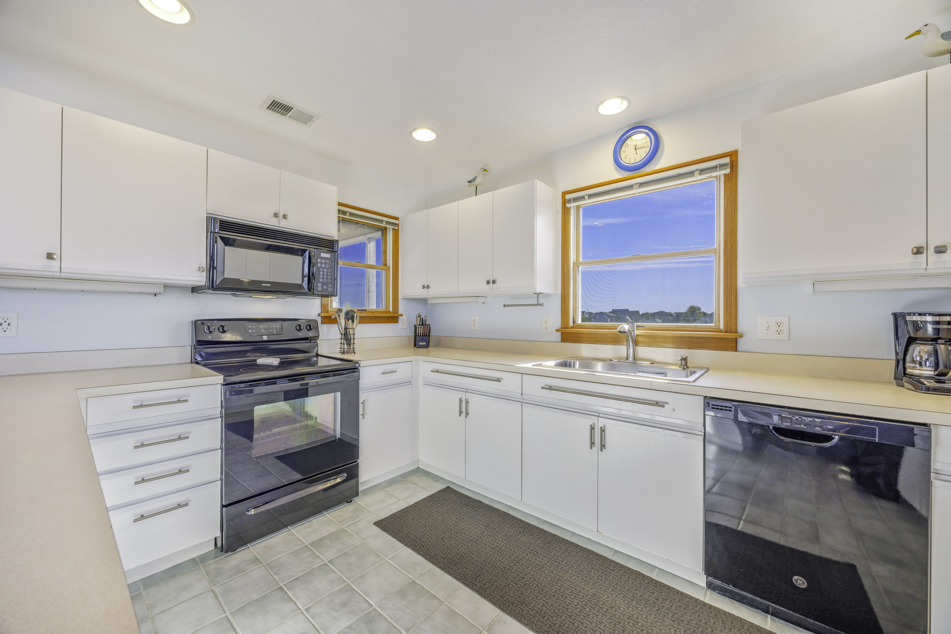 Surf Or Sound Realty 393 Sandfiddler Kitchen 1