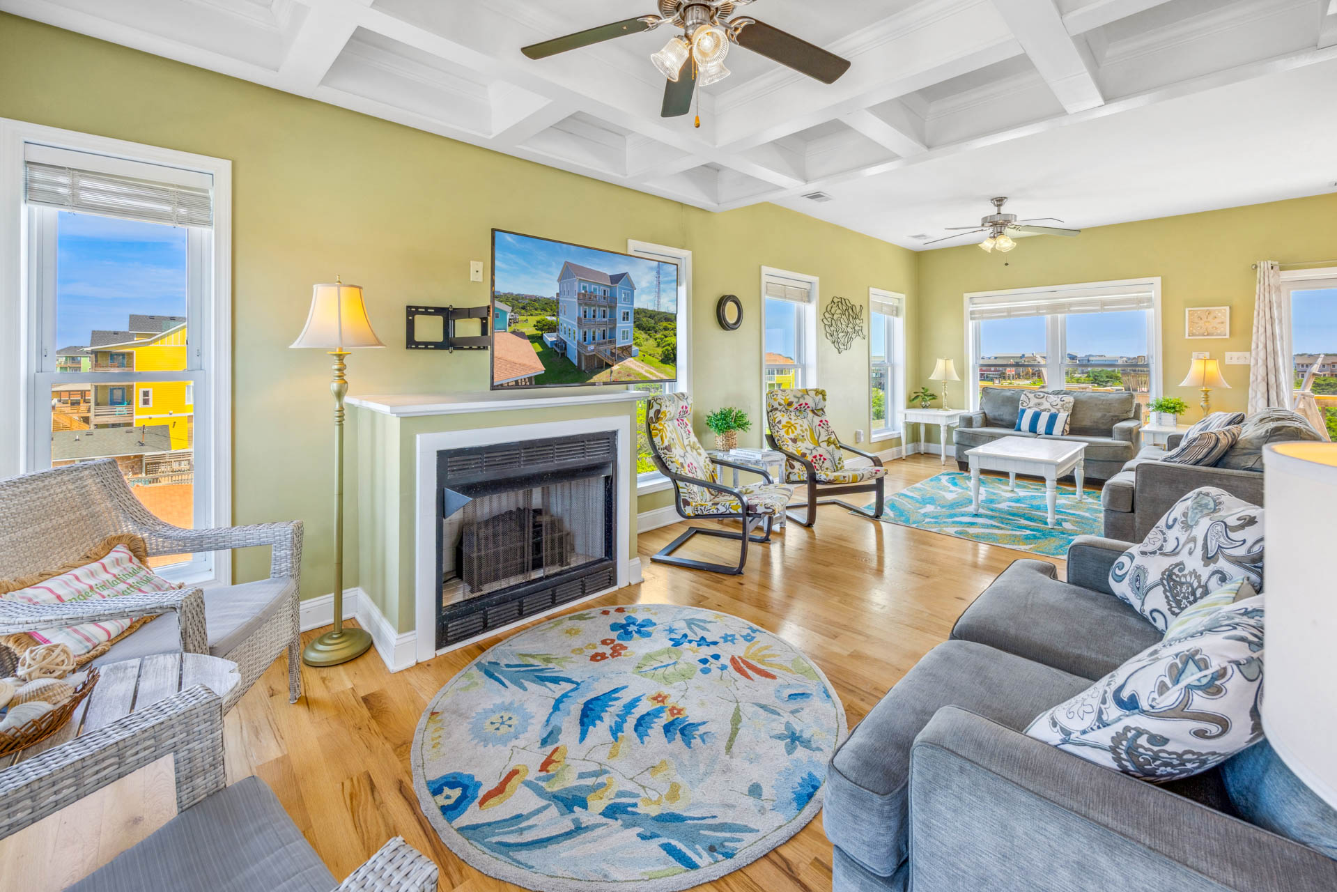 Surf Or Sound Realty 541 Alex's Hideaway Great Room 1
