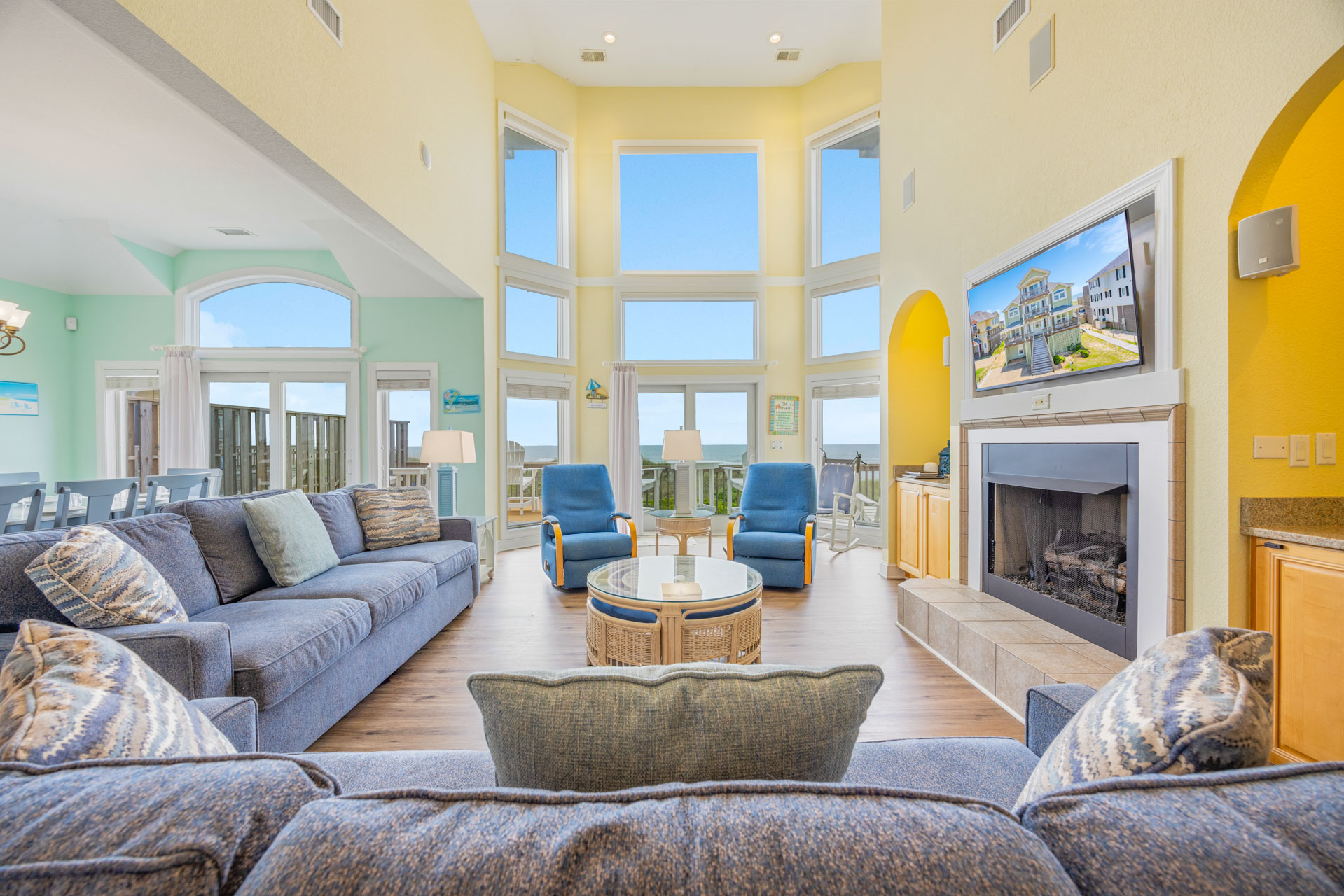 Surf Or Sound Realty 1253 Ocean Rush Great Room 2