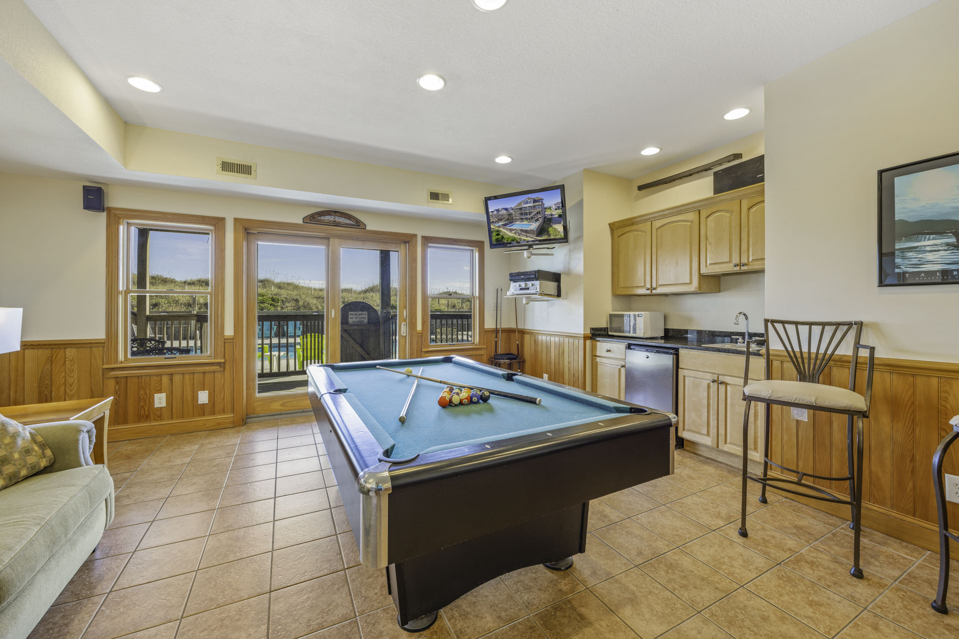 Surf Or Sound Realty 369 Sea Mist Game Room 2