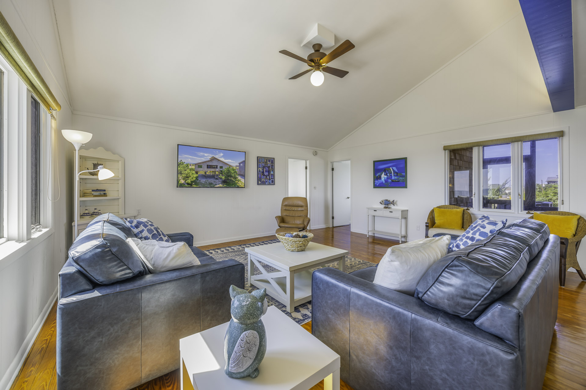 Surf Or Sound Realty 1097 Harmona Great Room 5