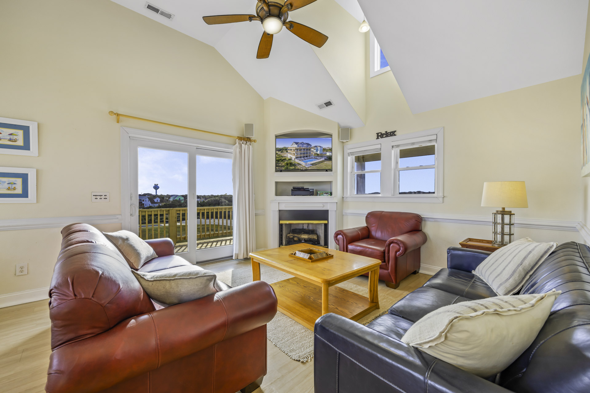 Surf Or Sound Realty 687 The Scotch Retreat Great Room 1