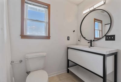 Surf Or Sound Realty 1041 Big Wednesday Bathroom 1 3366511