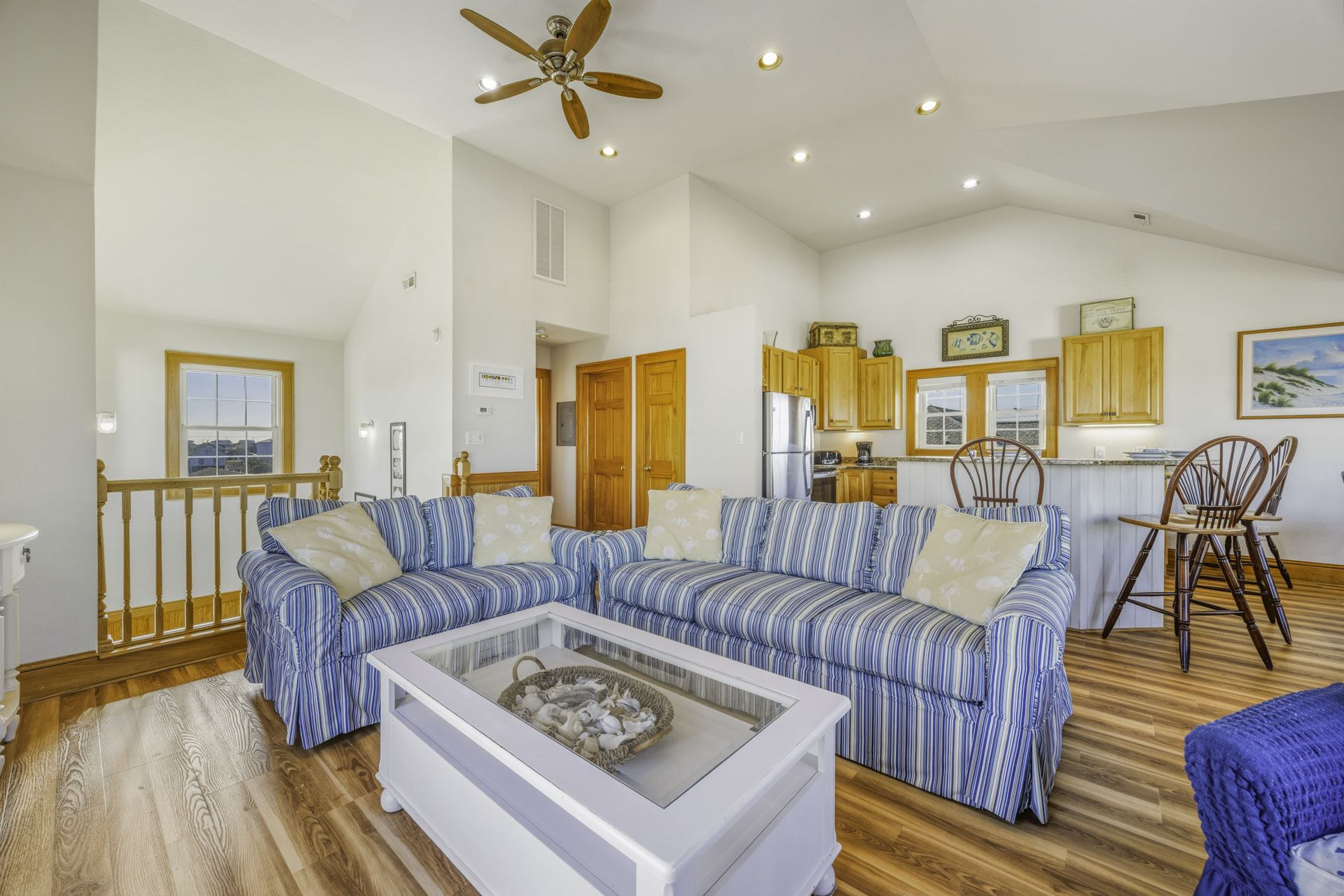 Surf Or Sound Realty 902 Triple Fins Great Room 3