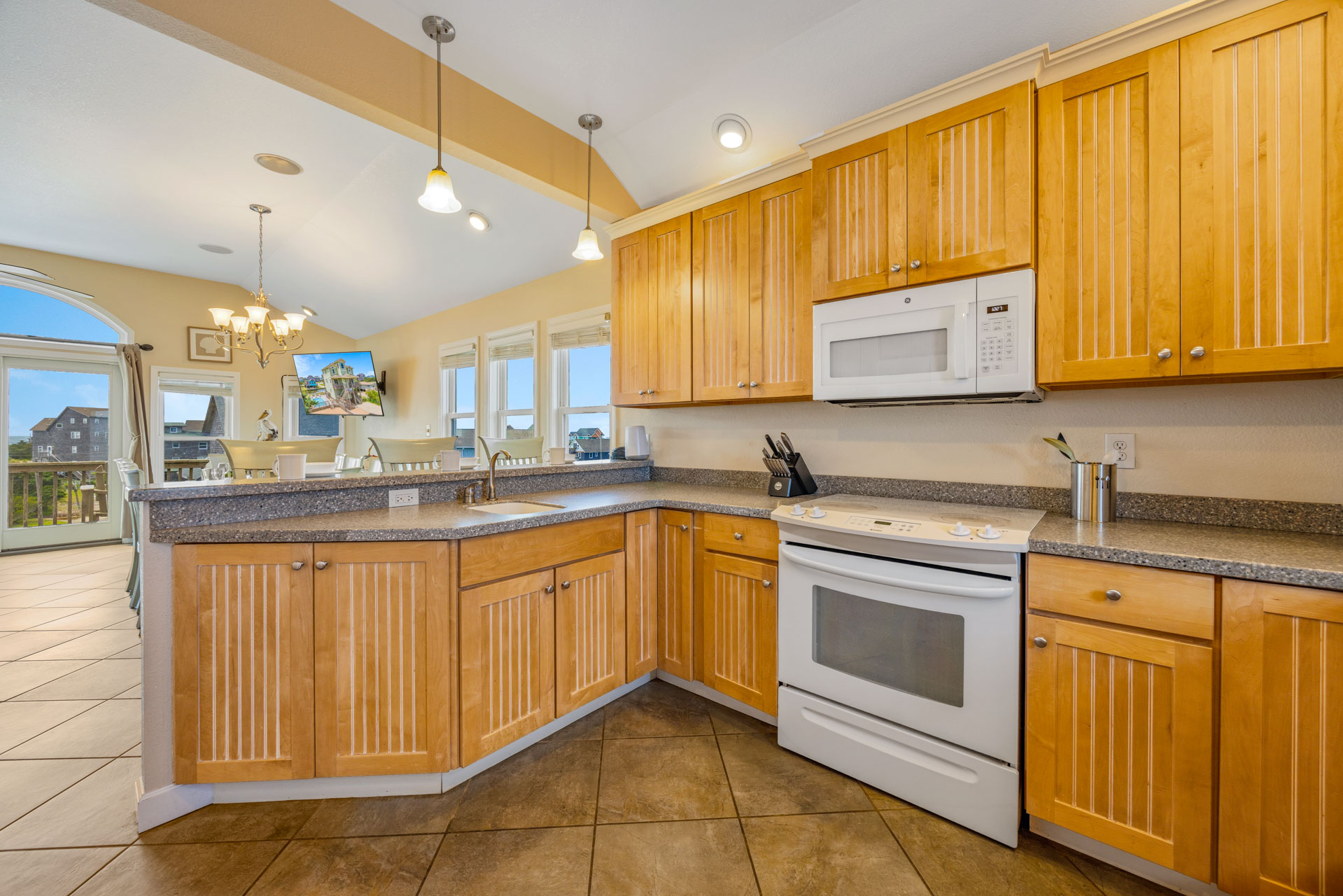 Surf Or Sound Realty 677 Tarpon Watch Kitchen 2