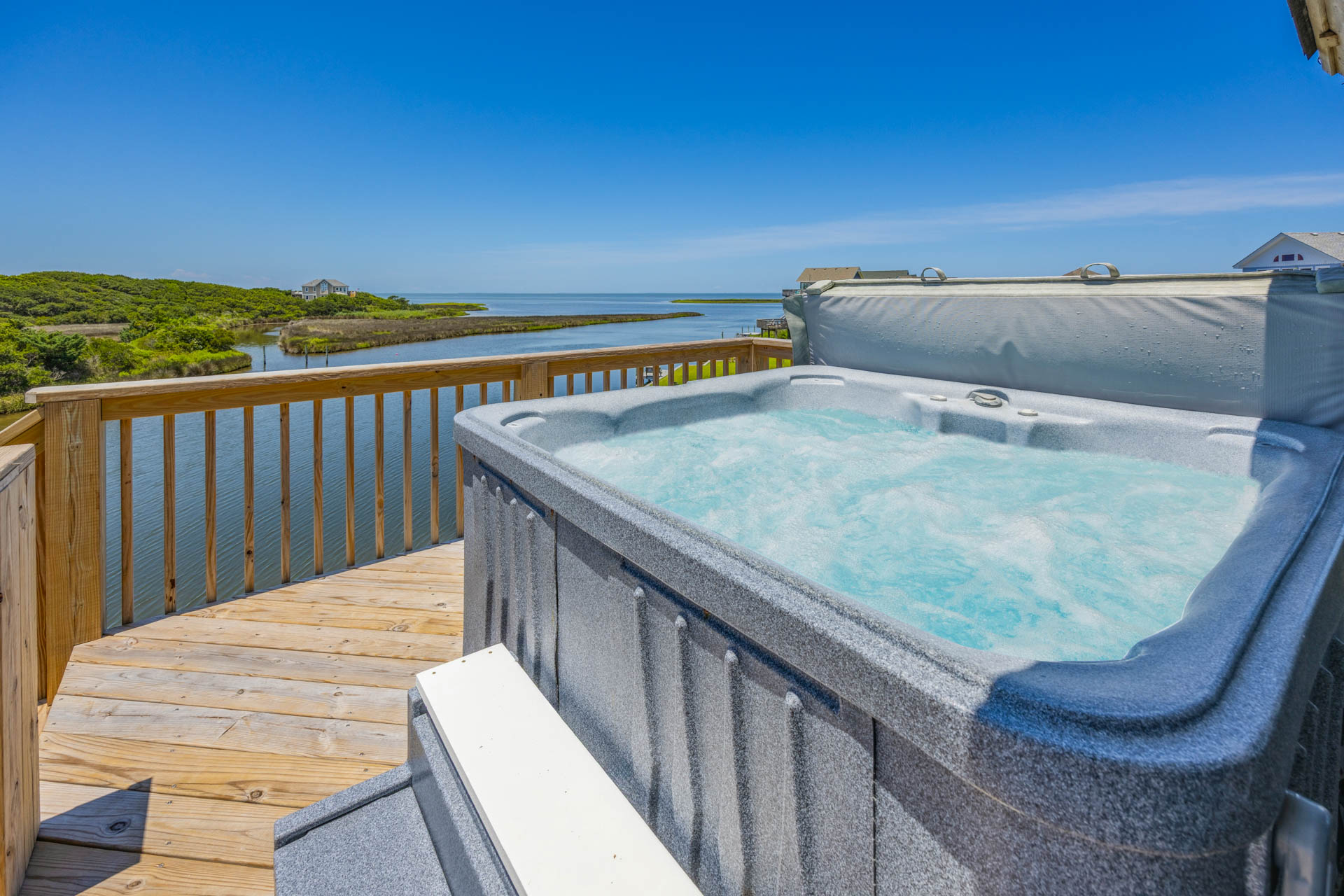 Surf Or Sound Realty 1206 Robert's Diversion Hot Tub