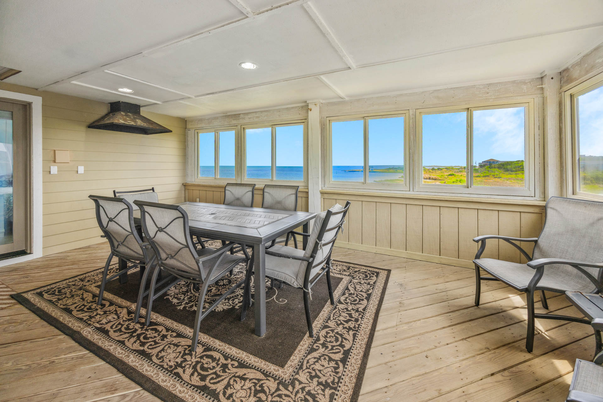 Surf Or Sound Realty 796 Sail On Screened Porch 2